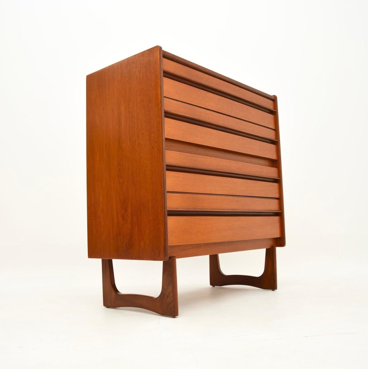 Britannico Cassettiera in teak vintage di William Lawrence in vendita
