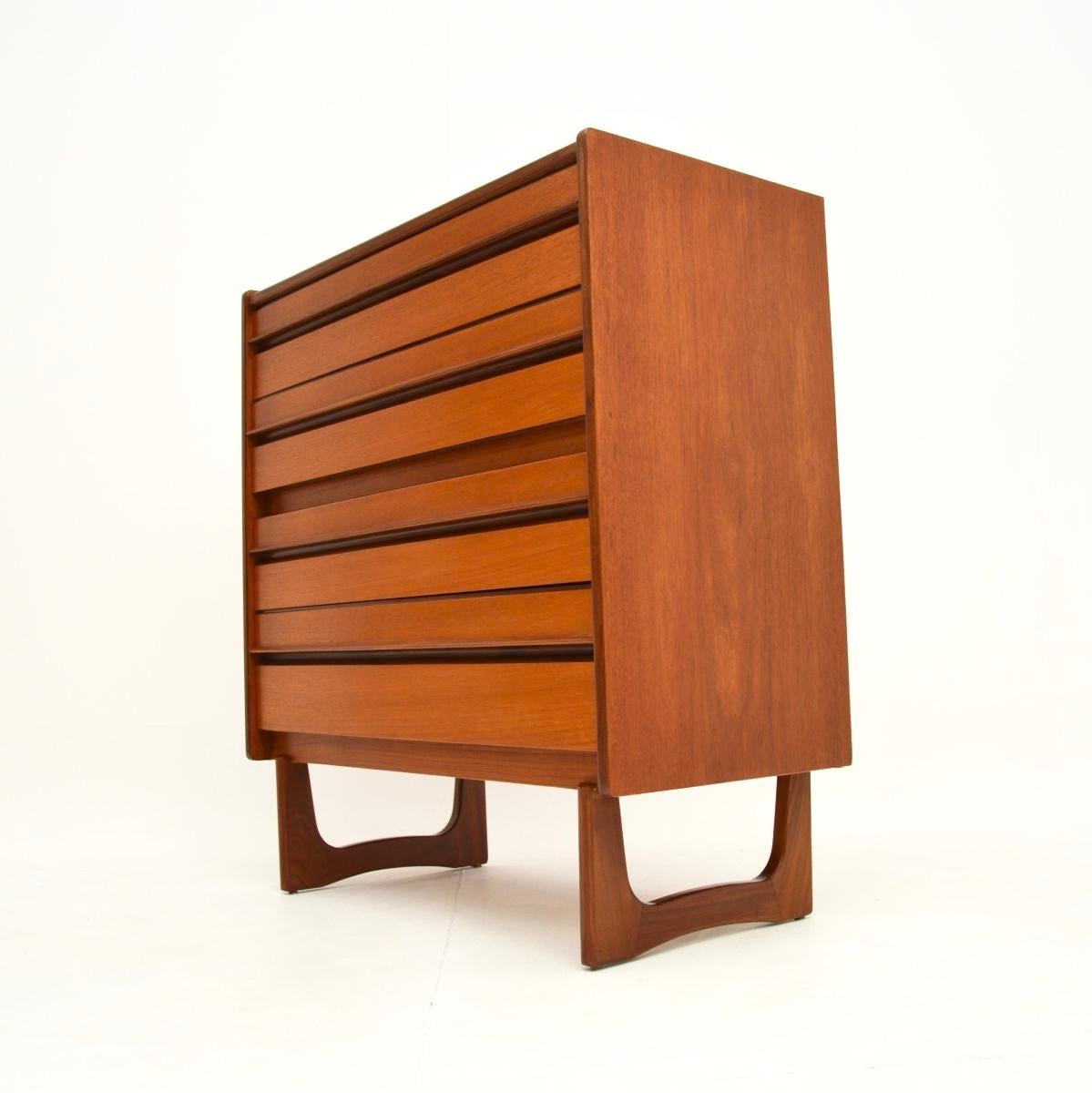 Cassettiera in teak vintage di William Lawrence In condizioni buone in vendita a London, GB