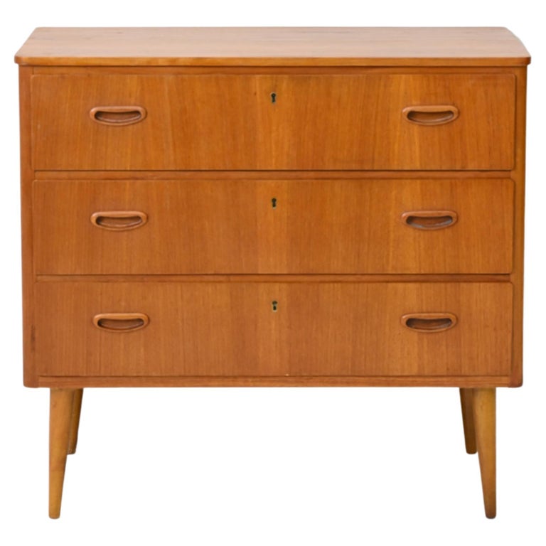 Vintage Teak Chest of Drawers For Sale at 1stDibs