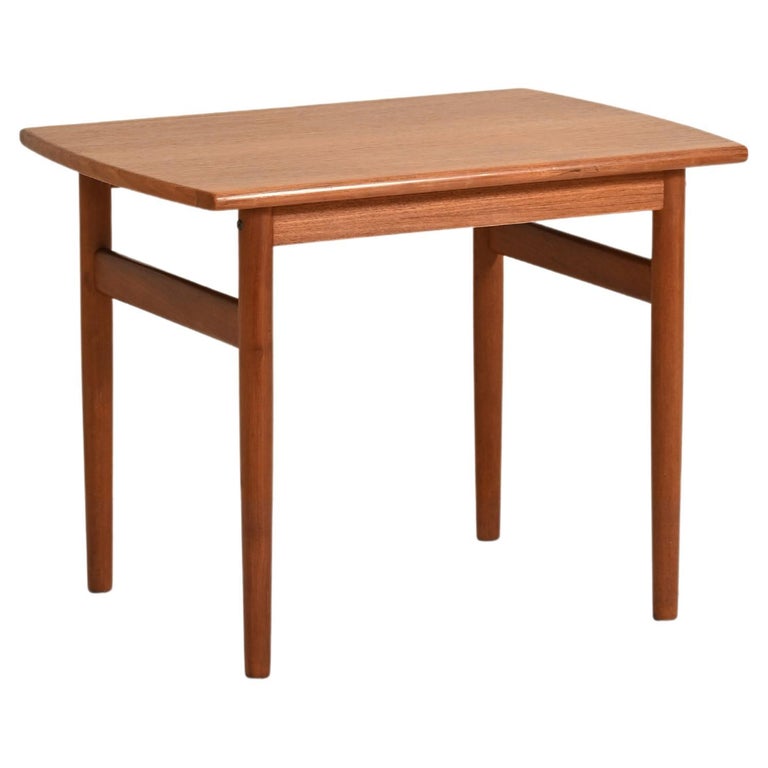 Vintage teak coffee table For Sale at 1stDibs