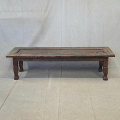 Tavolino in teak vintage ricavato da una vecchia porta recuperata con vernice verde