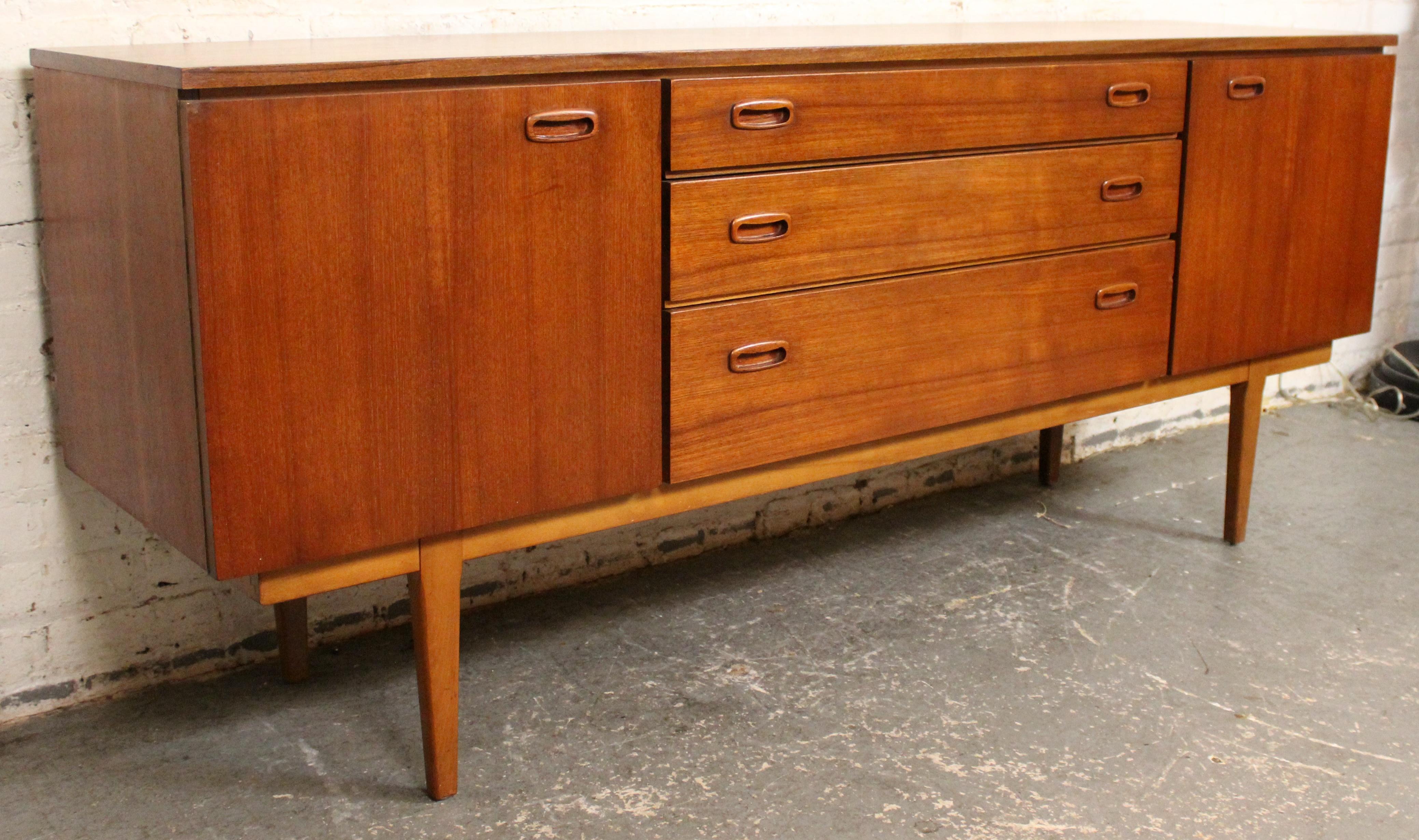 Mid-Century Modern Crédence vintage en teck par Nathan Furniture en vente