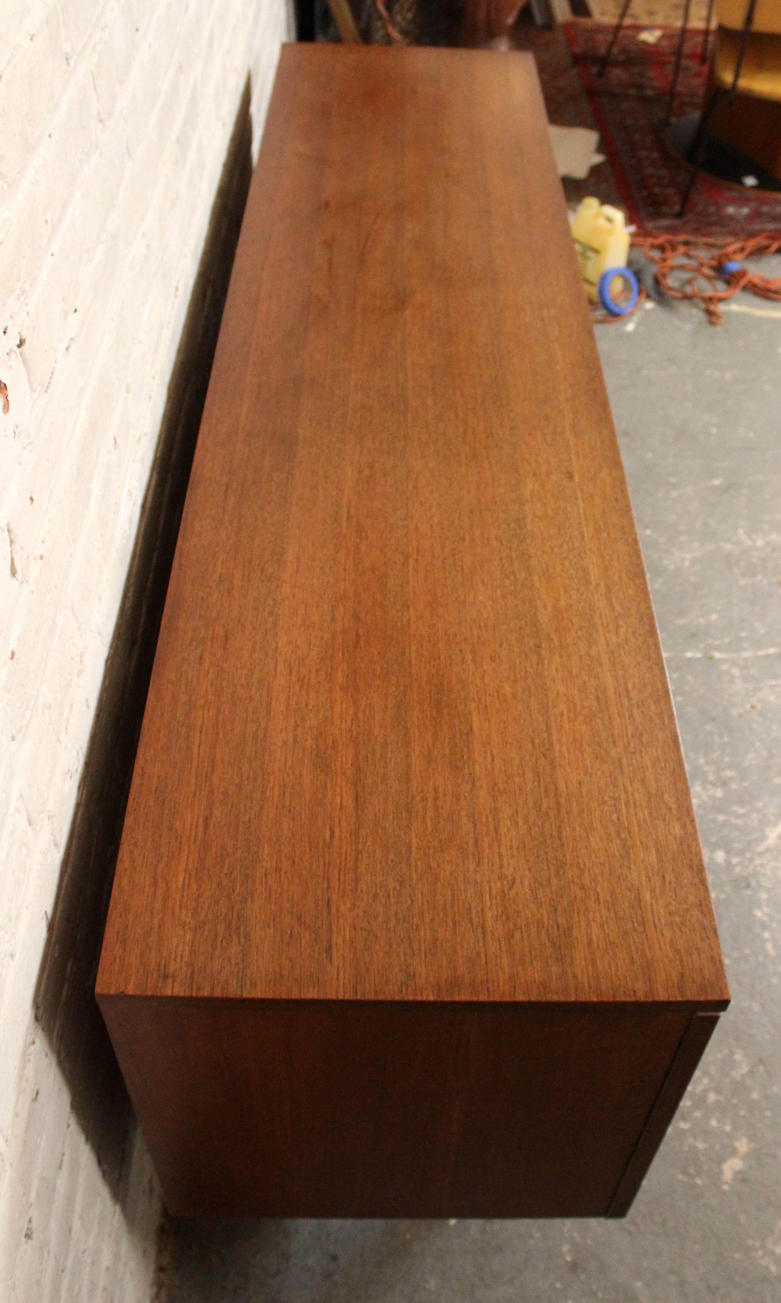 Américain Crédence vintage en teck par Nathan Furniture en vente