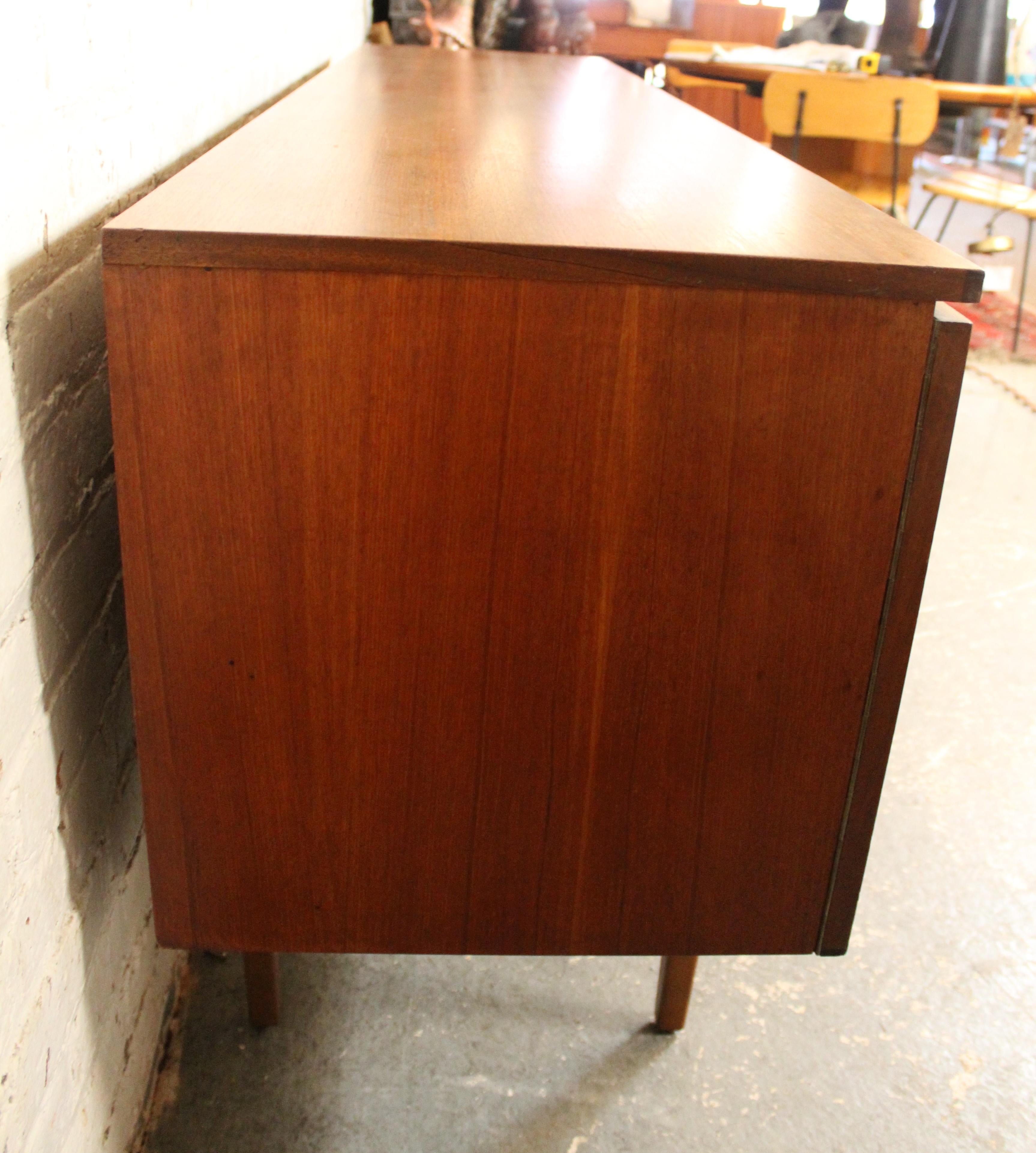 Crédence vintage en teck par Nathan Furniture Bon état - En vente à Brooklyn, NY