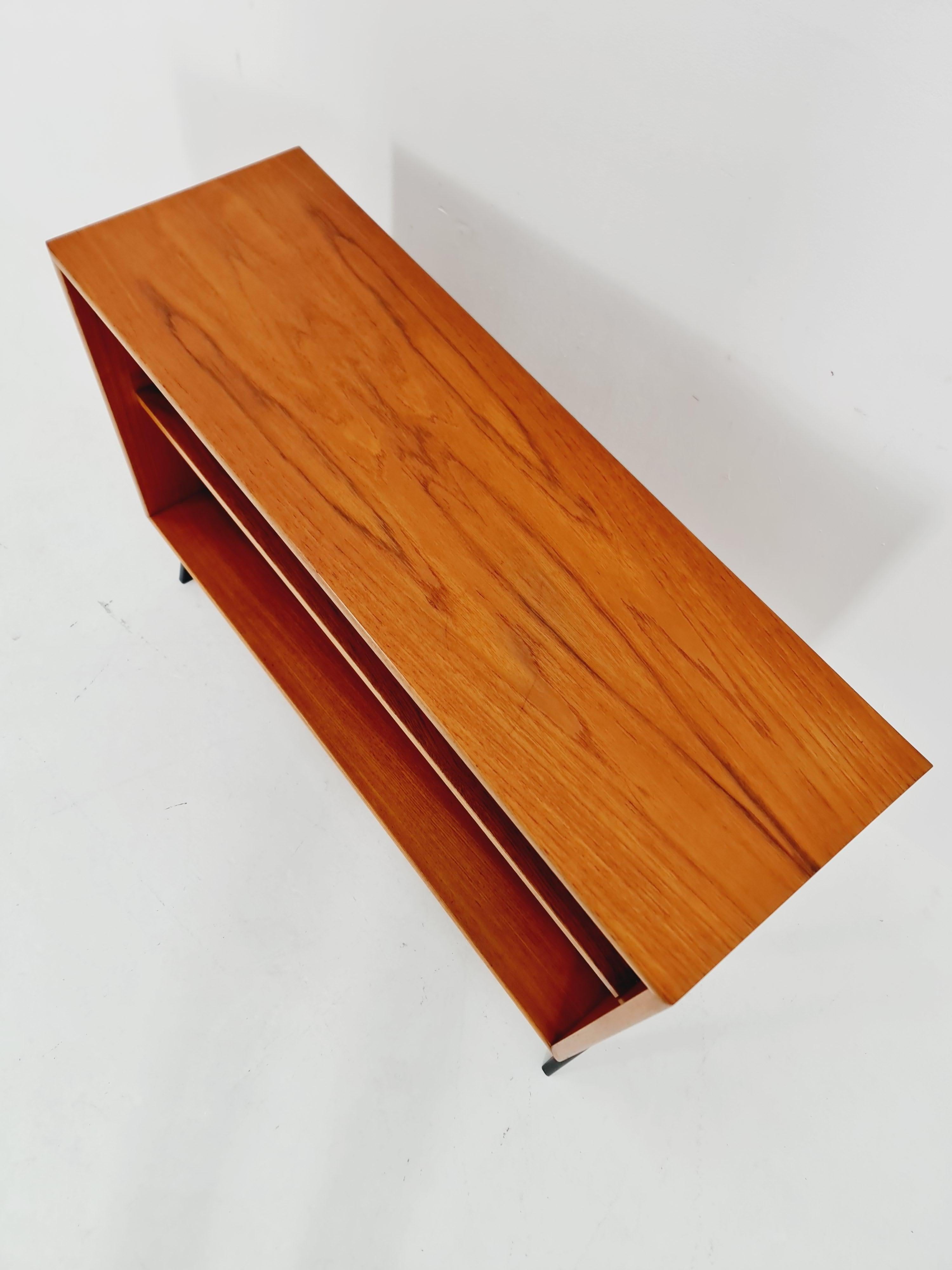 Dänischer Bücherschrank aus Teakholz, 1960er Jahre im Angebot 1