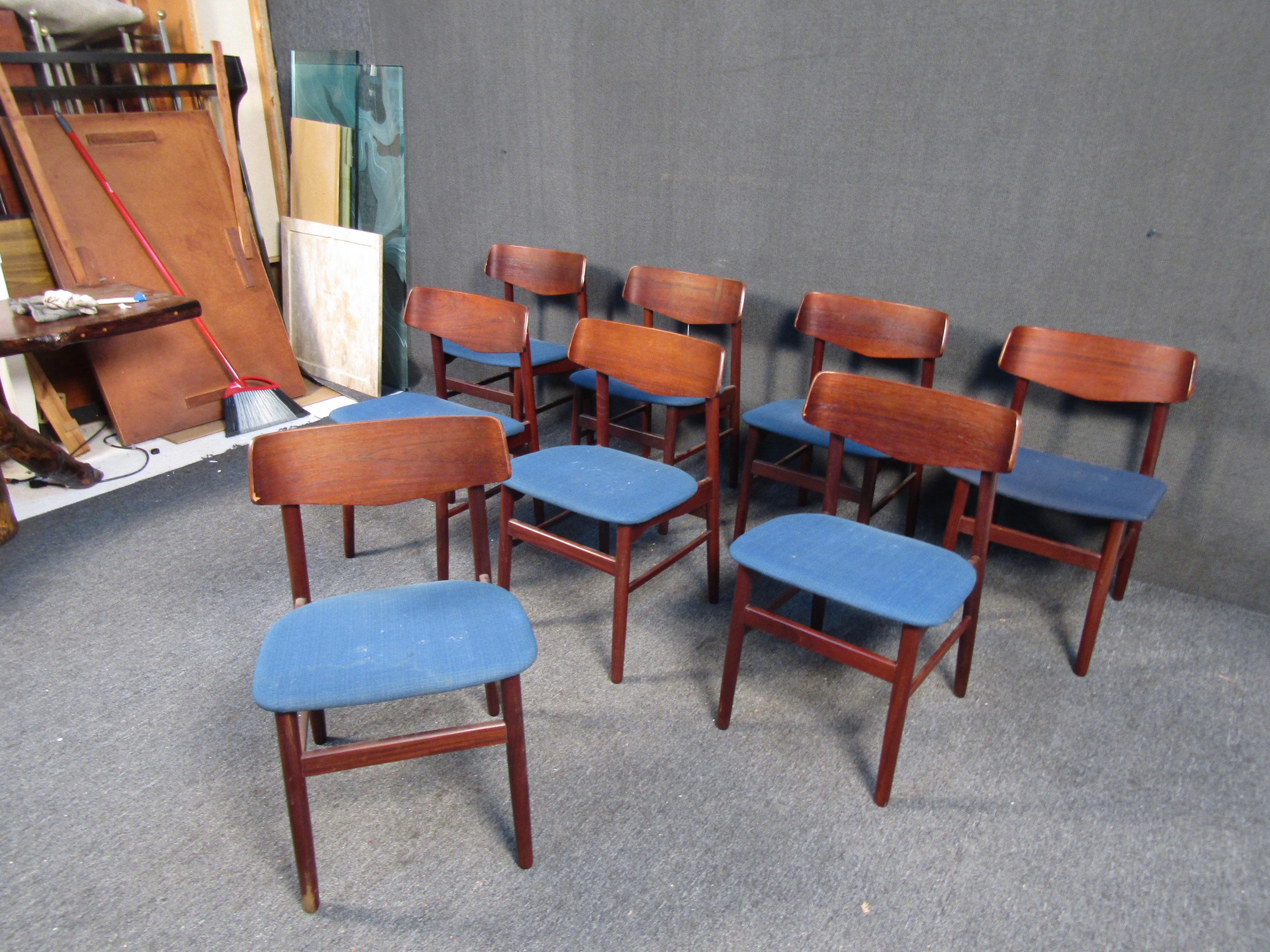 Mid-Century Modern Chaises de salle à manger danoises vintage teck en vente