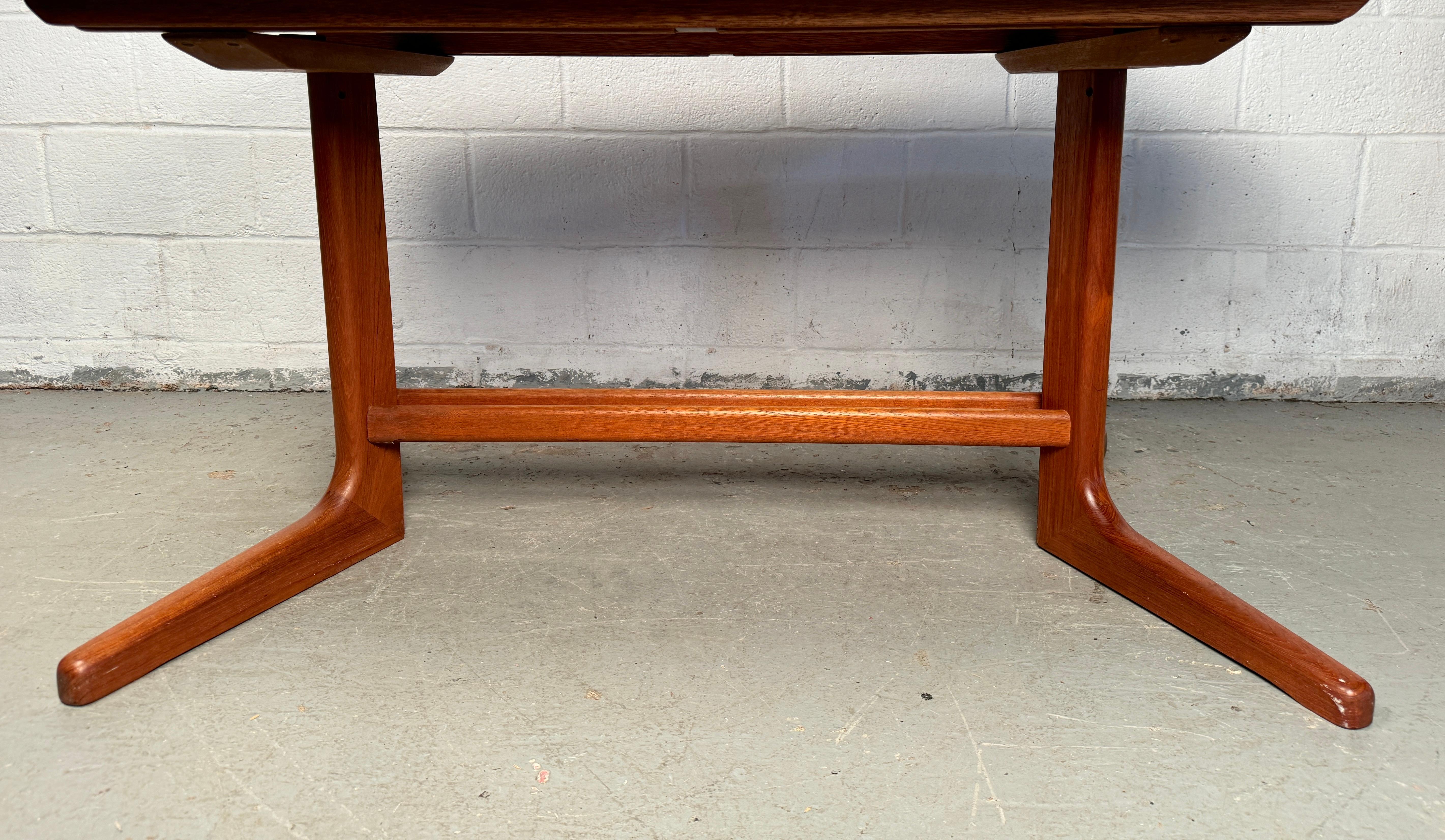 Vintage Teak Danish Leaf Table en vente 4