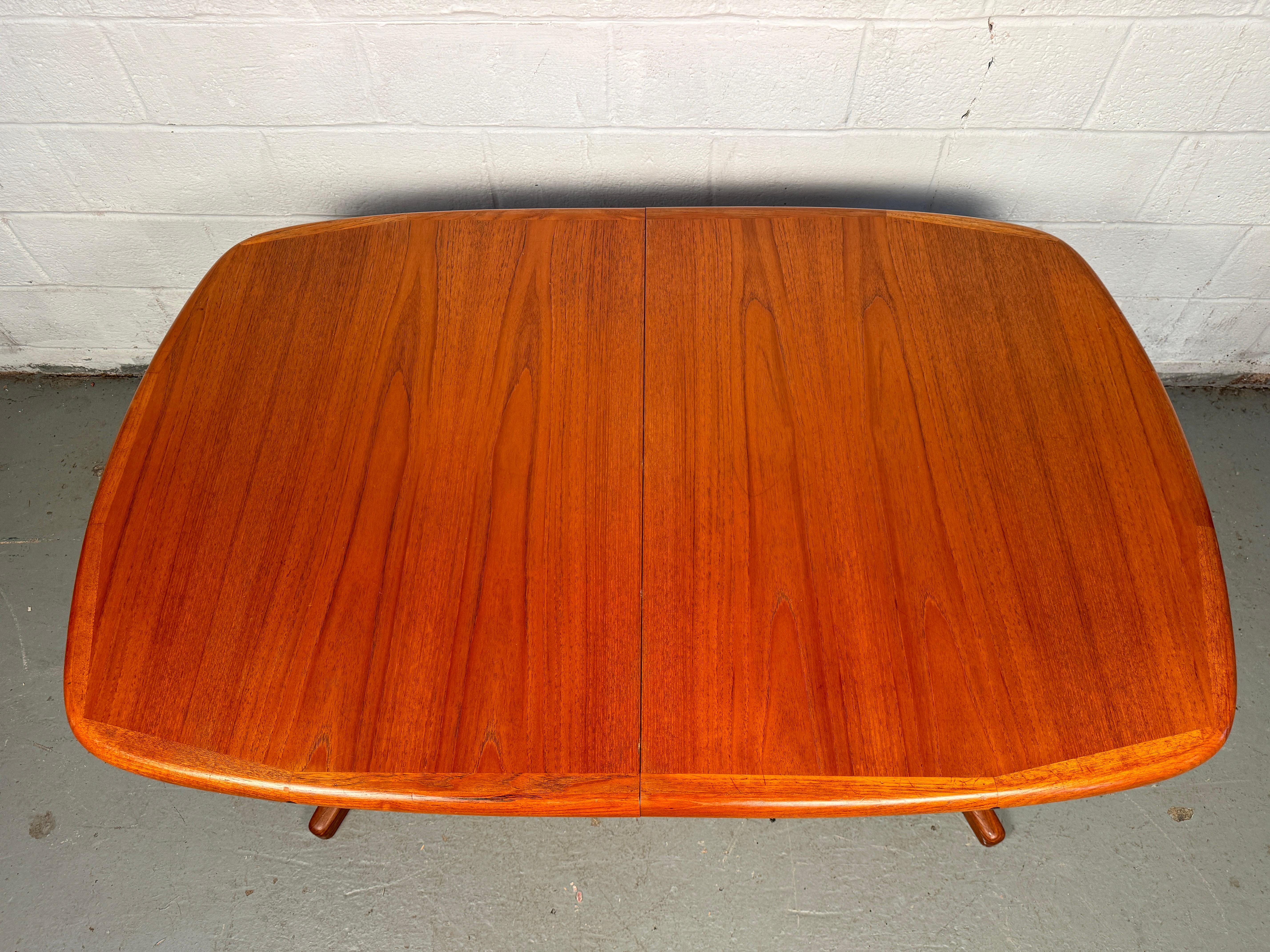 Teck Vintage Teak Danish Leaf Table en vente