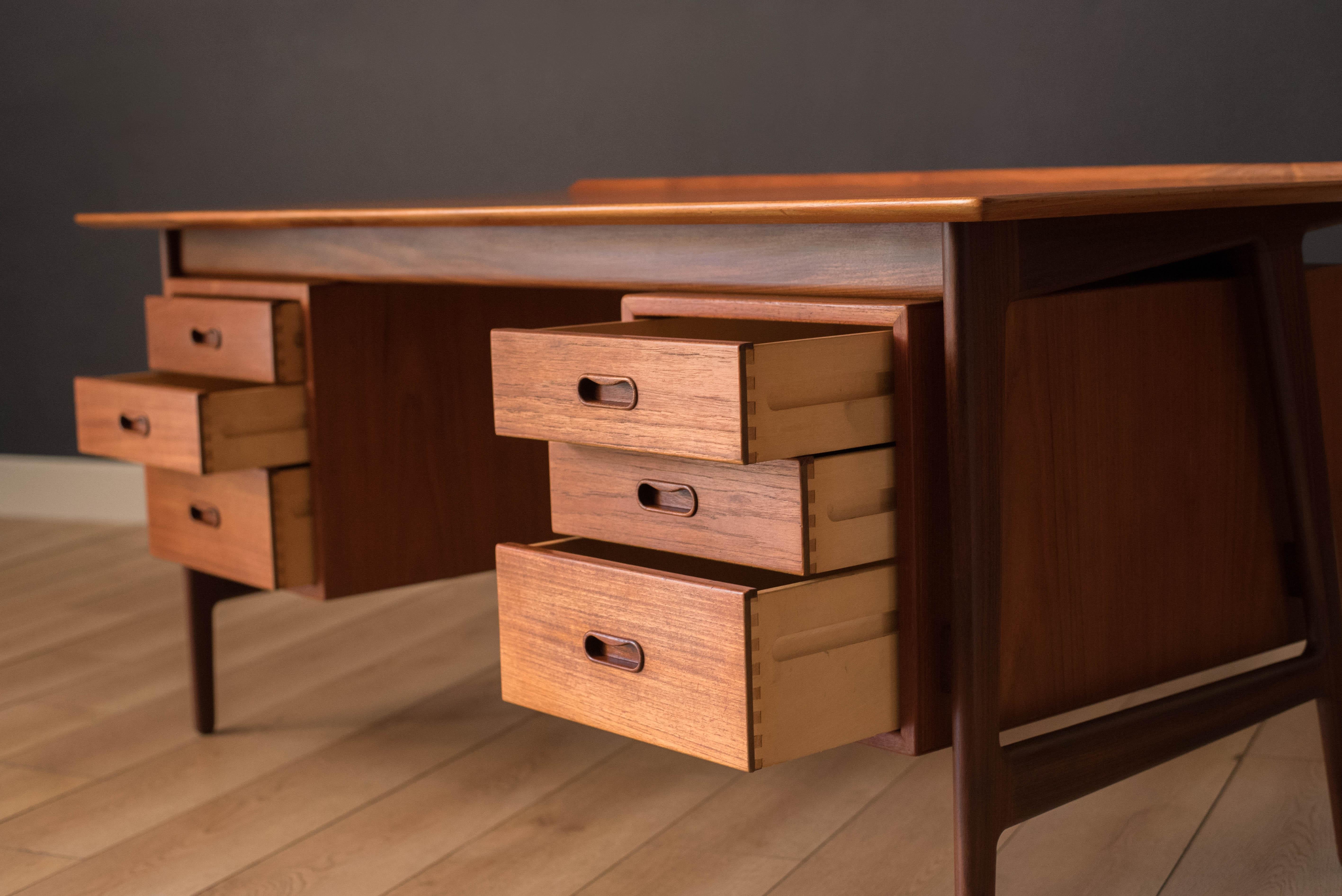 Vintage Teak Danish Modern Executive Desk by Arne Vodder for Vamo Sonderborg 3