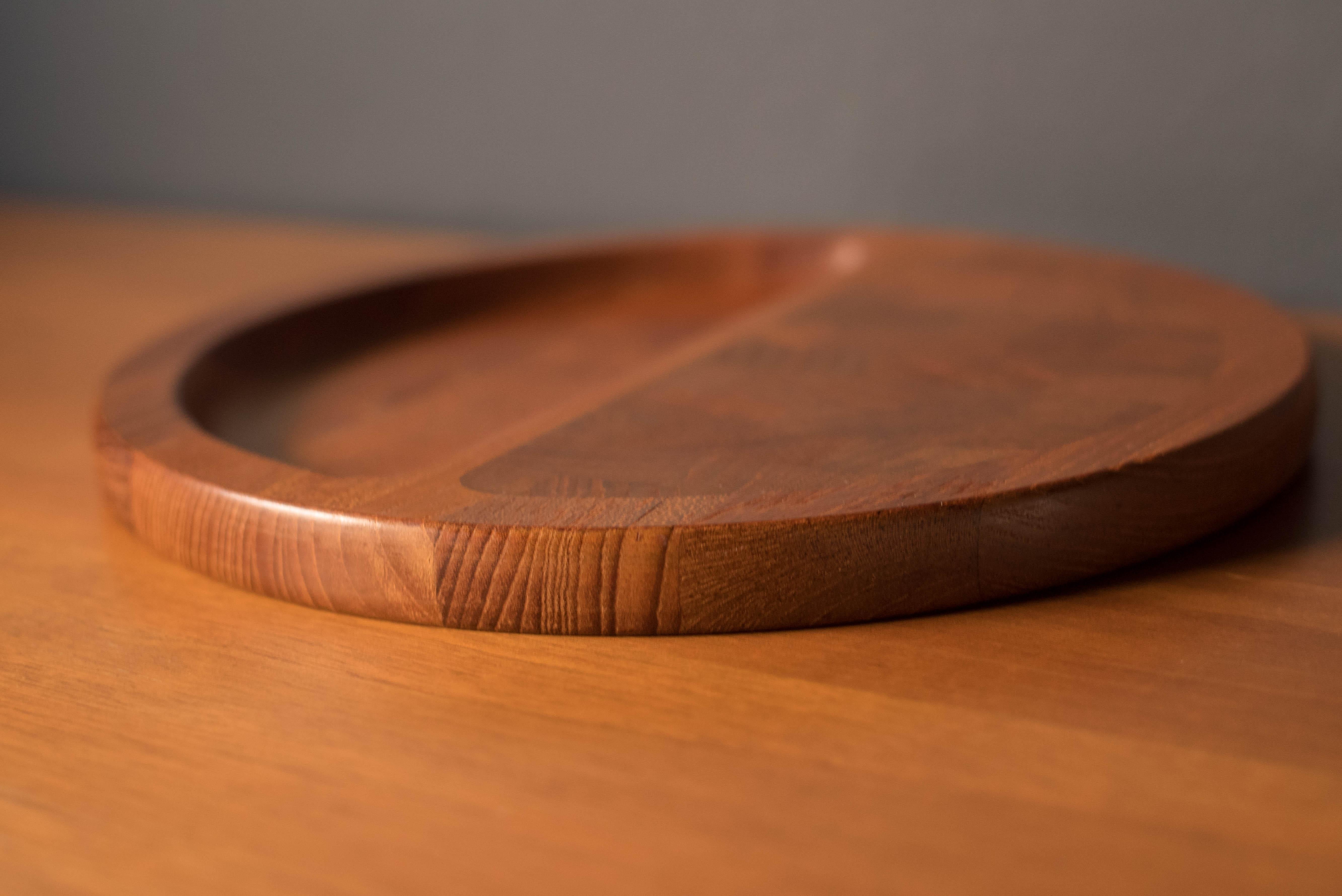 Dansk Serviertablett aus Teakholz mit Schneidebrettplatte aus Teakholz von Jens H. Quistgaard im Zustand „Gut“ im Angebot in San Jose, CA