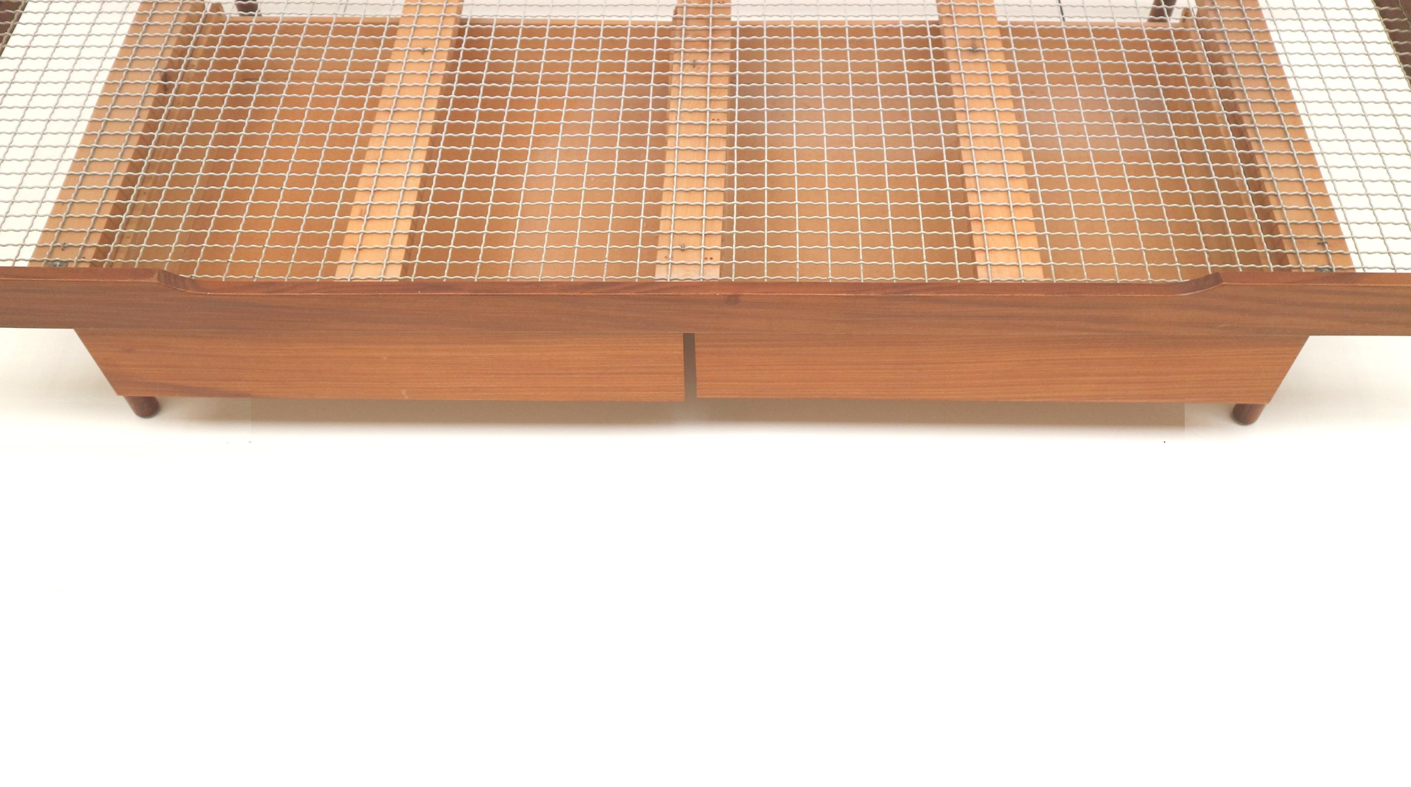 Vintage teak daybed made in the 60s In Good Condition For Sale In Breda, NB
