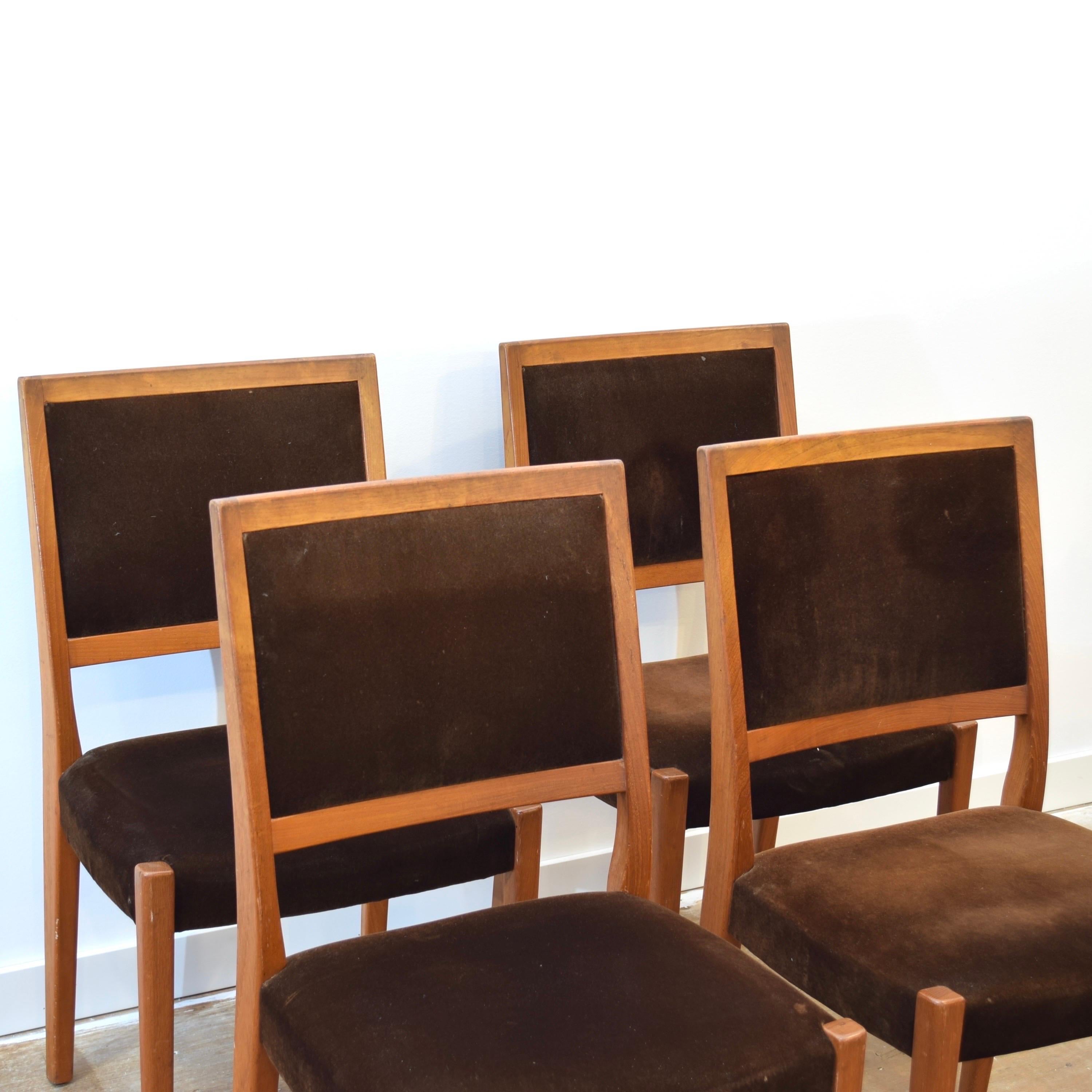 Condition: Good Vintage Condition

Dimensions: 18” L x 18” D x 34” H (18” SH)

Description: A set of 4 vintage teak dining chairs. Made in Sweden, circa 1960s by Svegard Markaryd. In good vintage condition. Frames have been tightened. Expected
