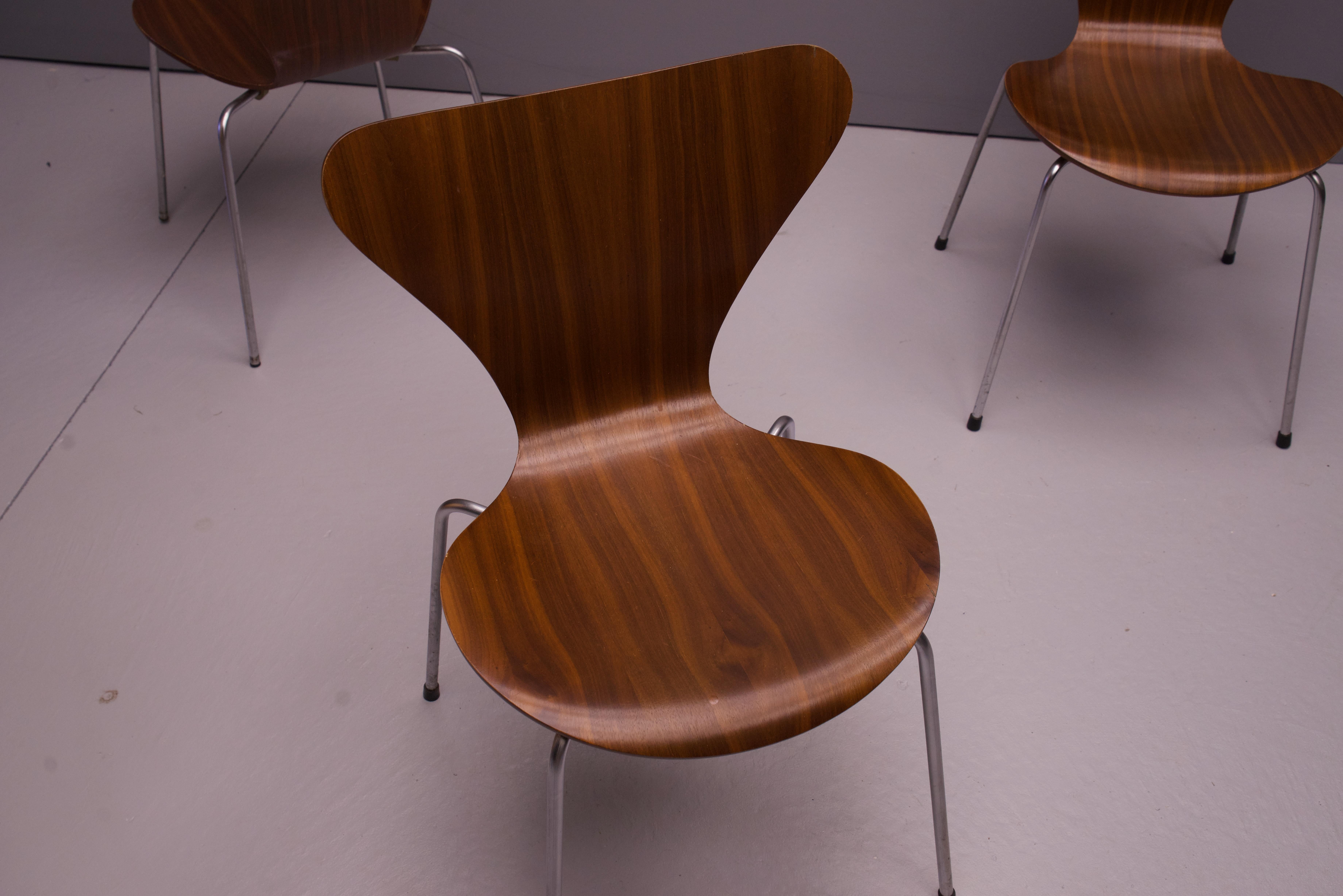 Vintage Teak Dining Chairs Fritz Hansen Series 7 Ant Chairs Arne Jacobsen Danish For Sale 2