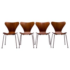 Sillas de comedor vintage de teca Fritz Hansen Serie 7 Sillas Ant Arne Jacobsen Danés