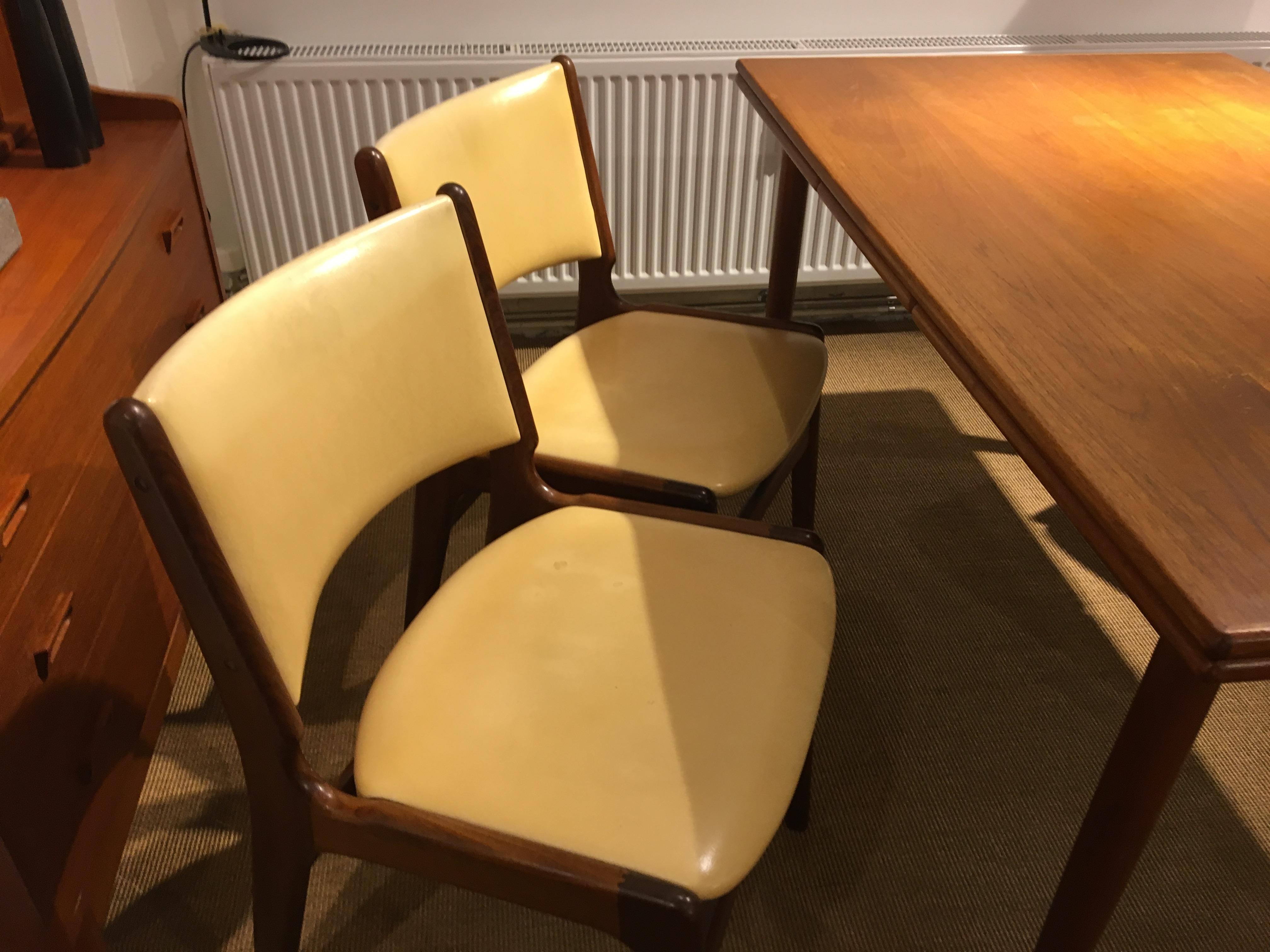 Vintage Teak Dining Table and 4 Dining Chairs by Henning Kjærnulf In Distressed Condition In Odense, Denmark