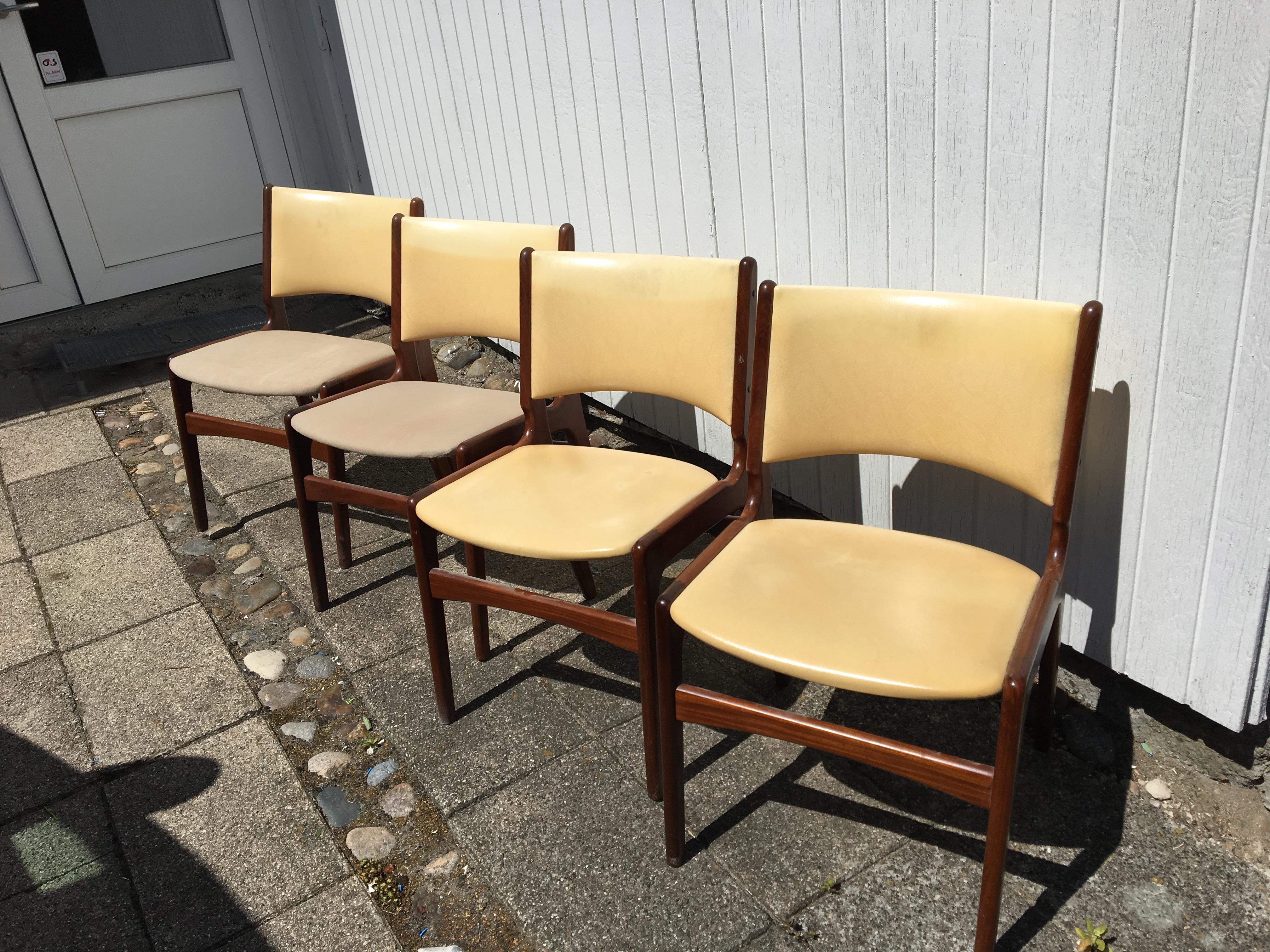 Mid-20th Century Vintage Teak Dining Table and 4 Dining Chairs by Henning Kjærnulf