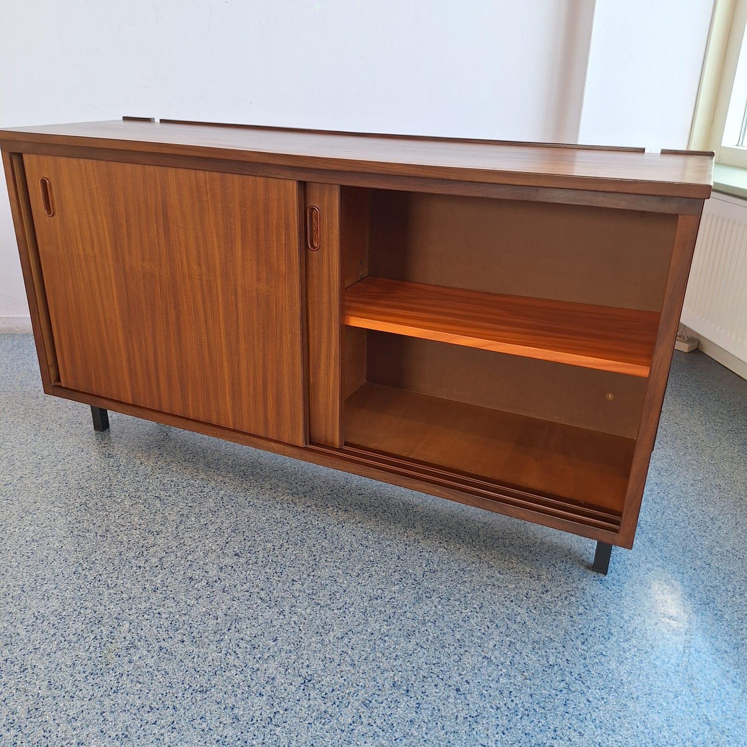 Vintage teak dresser 1960s In Good Condition For Sale In MIJDRECHT, NL