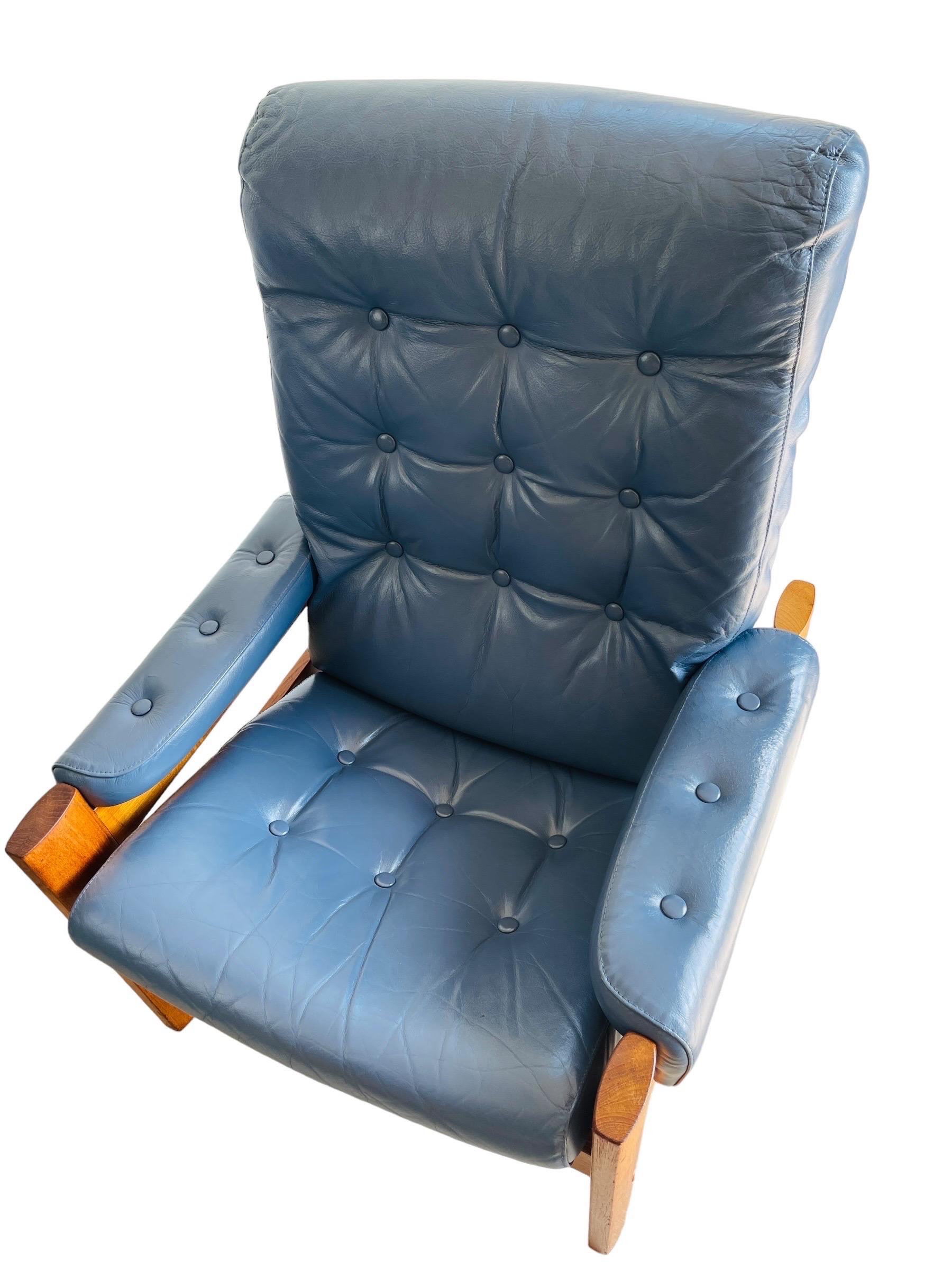 Vintage Teak Ekornes Leather Lounge Chair 4