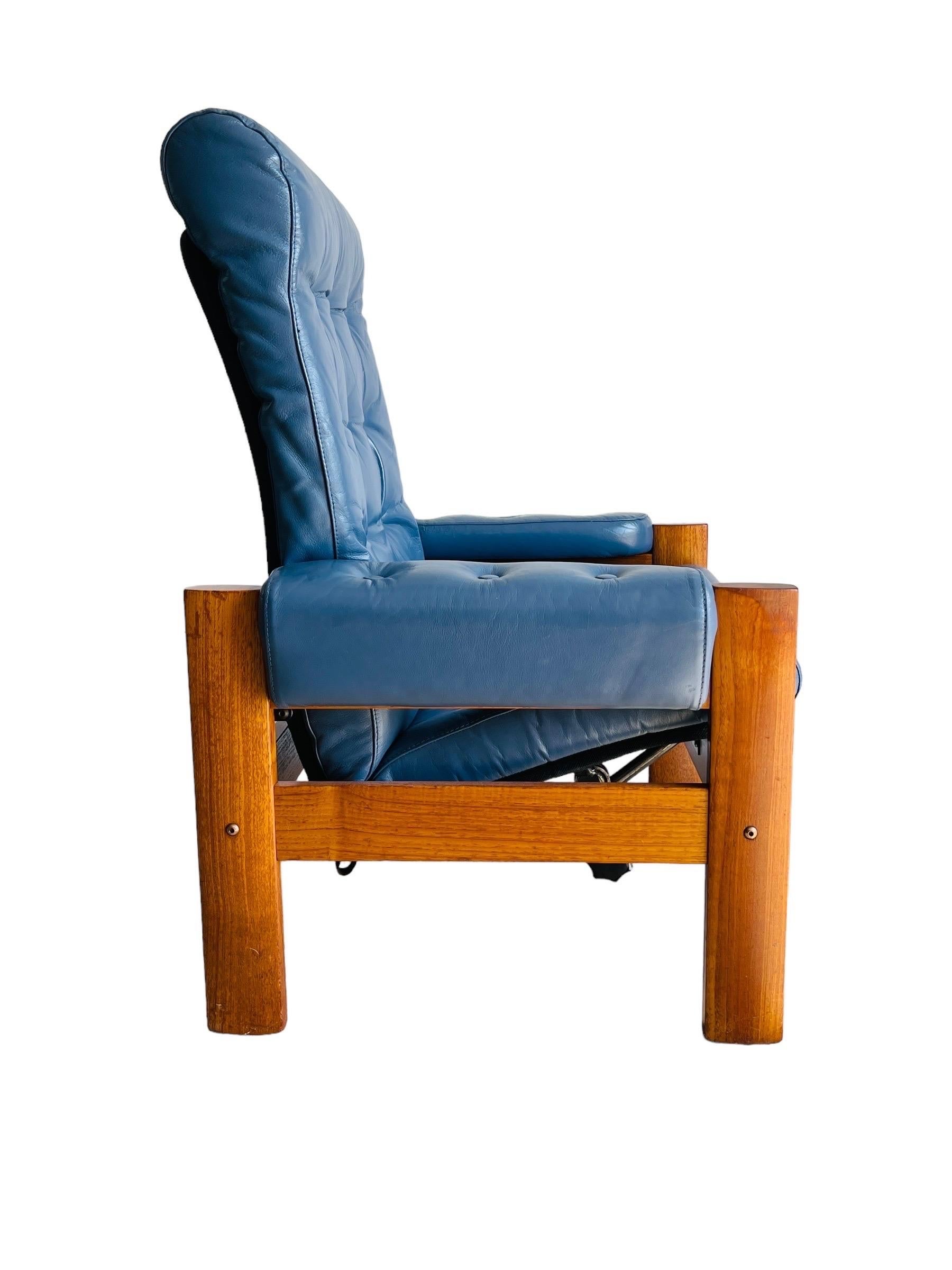 Vintage Teak Ekornes Leather Lounge Chair 1