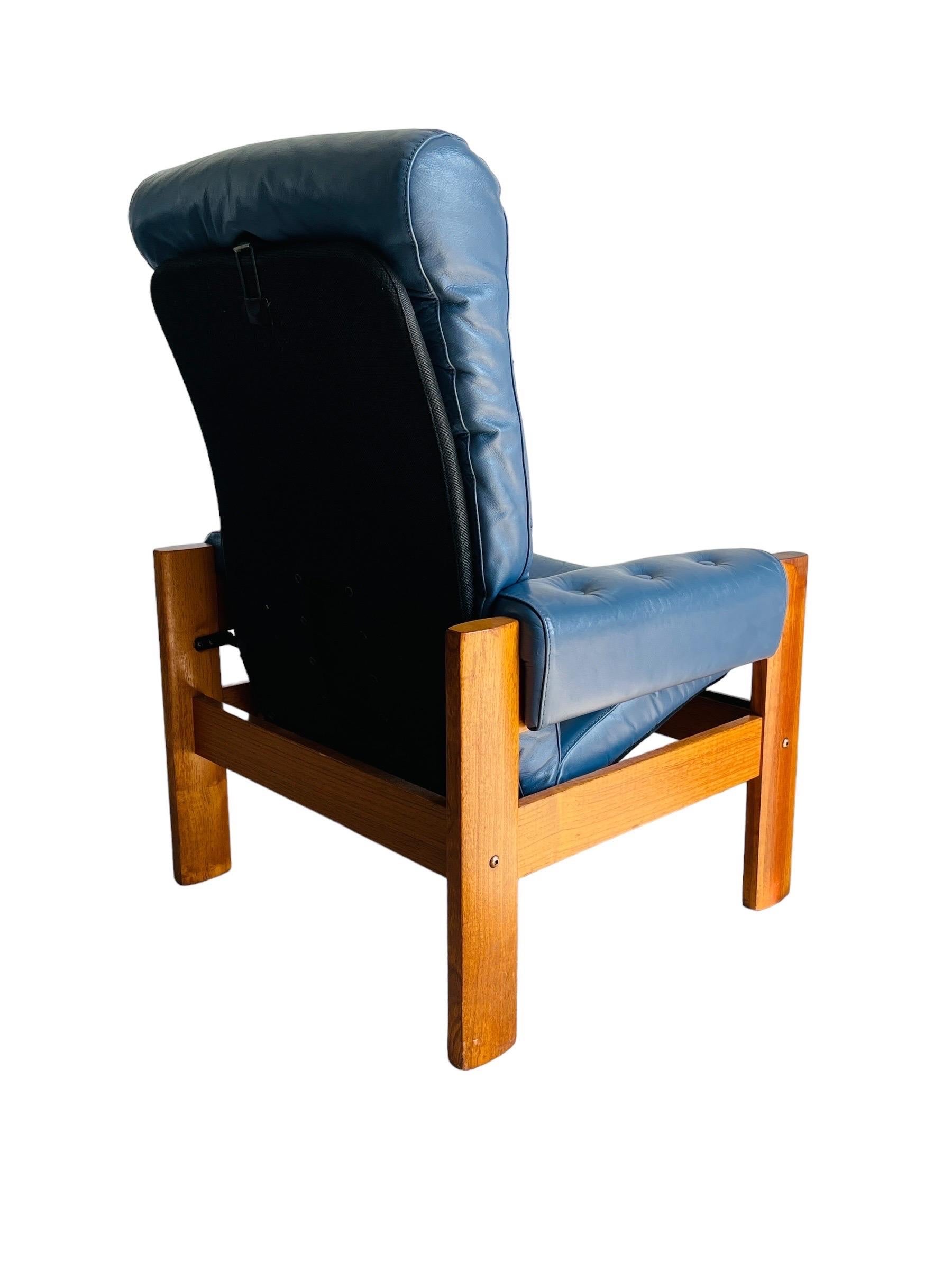 Vintage Teak Ekornes Leather Lounge Chair 2
