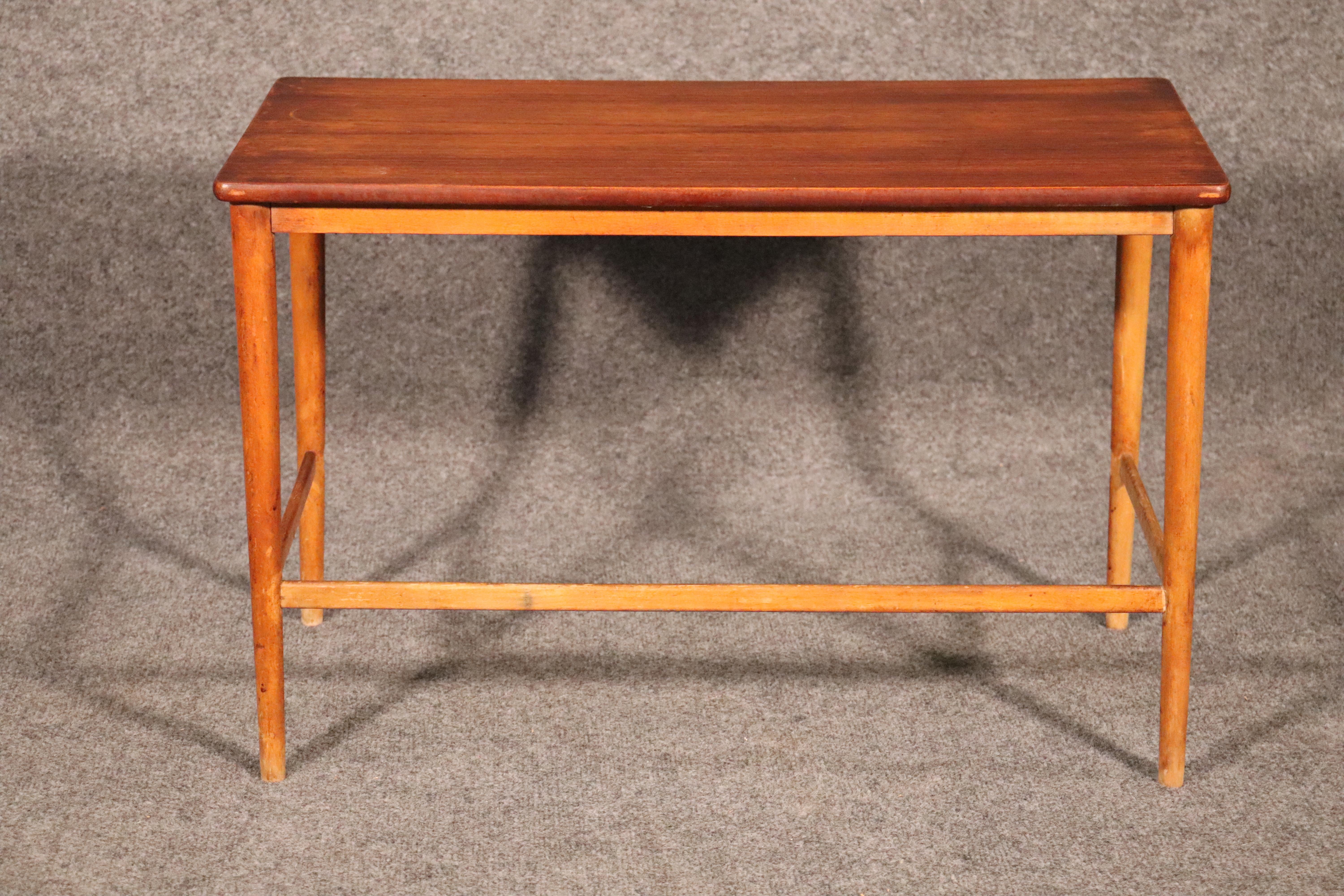 Mid-Century Modern Vintage Teak End Table For Sale