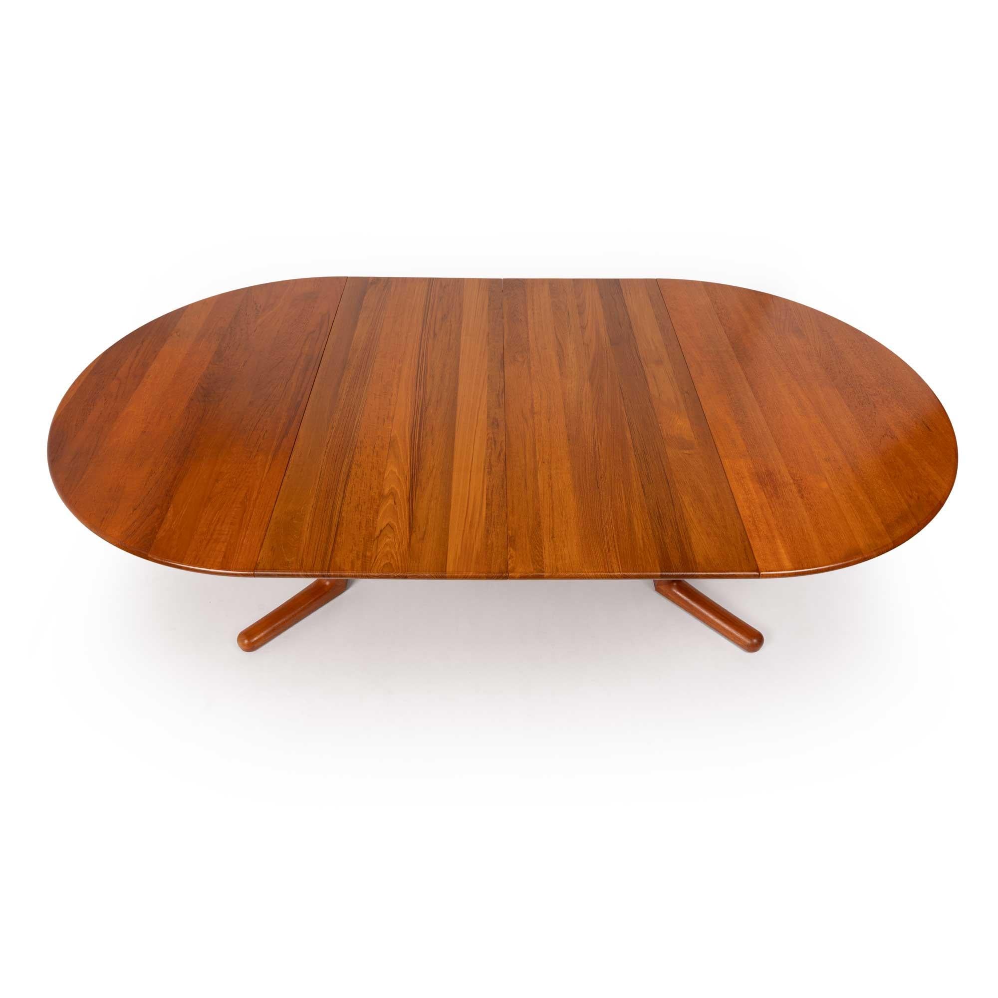 Table à manger extensible en teck vintage par Dyrlund Bon état - En vente à Emeryville, CA