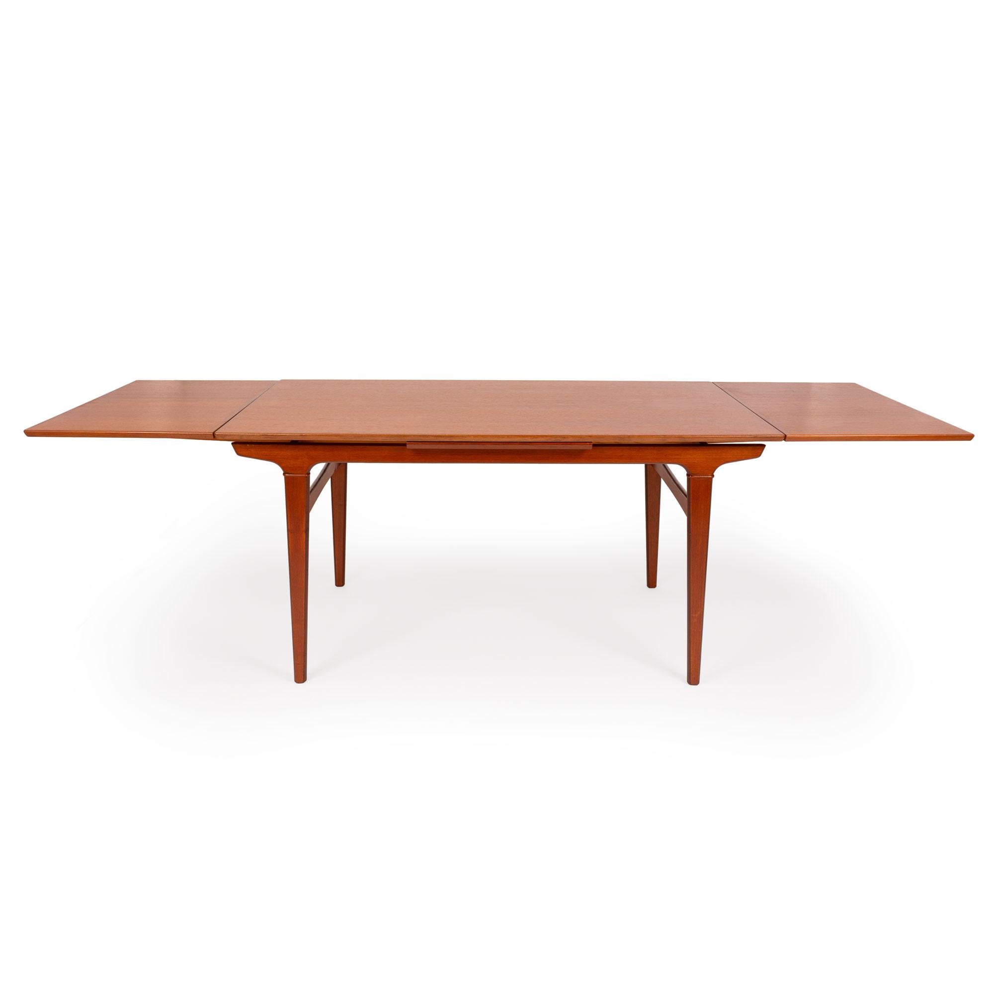 Mid-Century Modern Table à manger extensible en teck vintage par Knud Nielsen pour Møbelfabrik Løsning en vente
