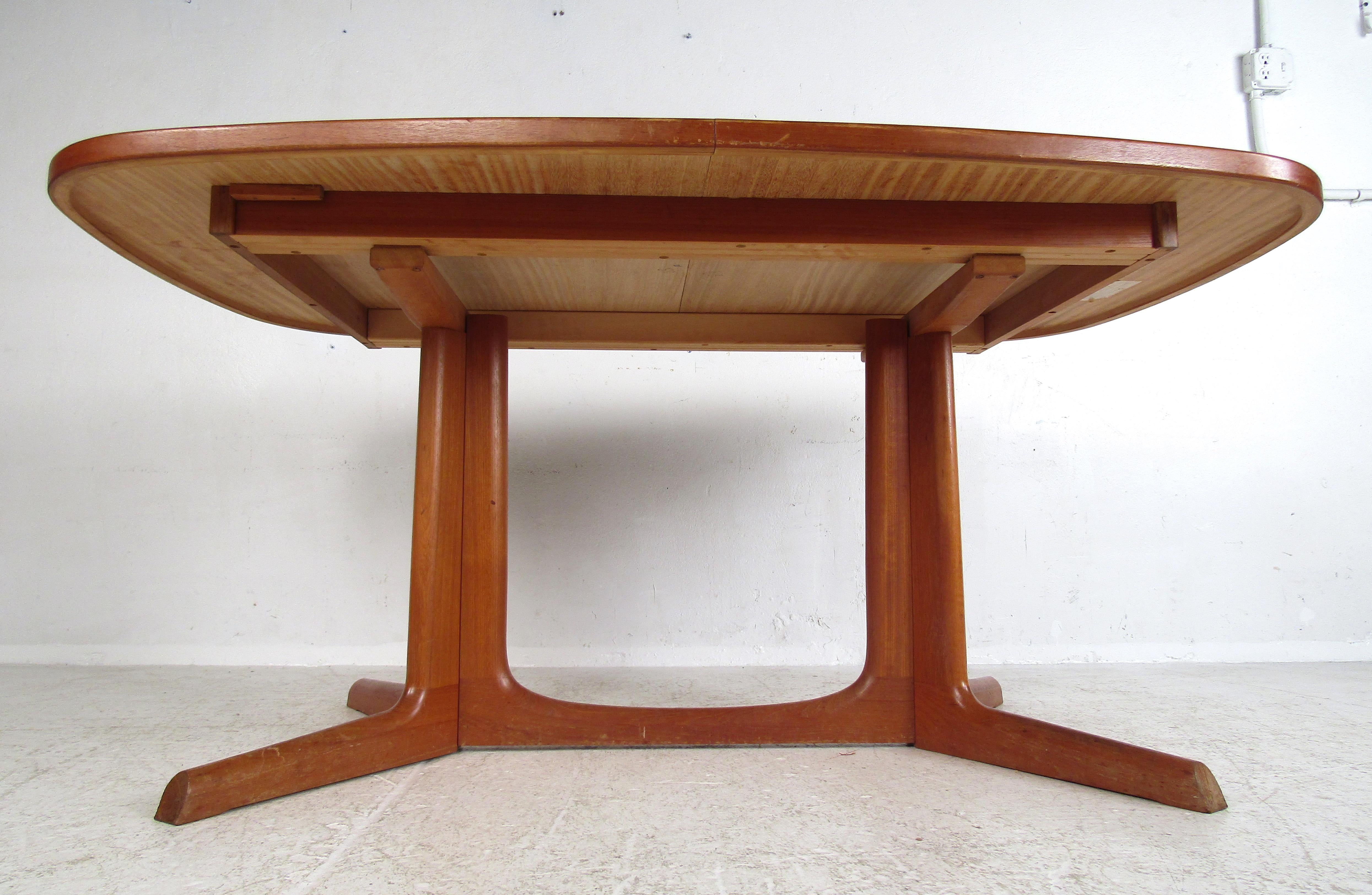 Vintage Teak Extending Dining Table by Niels O.Moller for Gudme Mobelfabrik In Good Condition In Brooklyn, NY