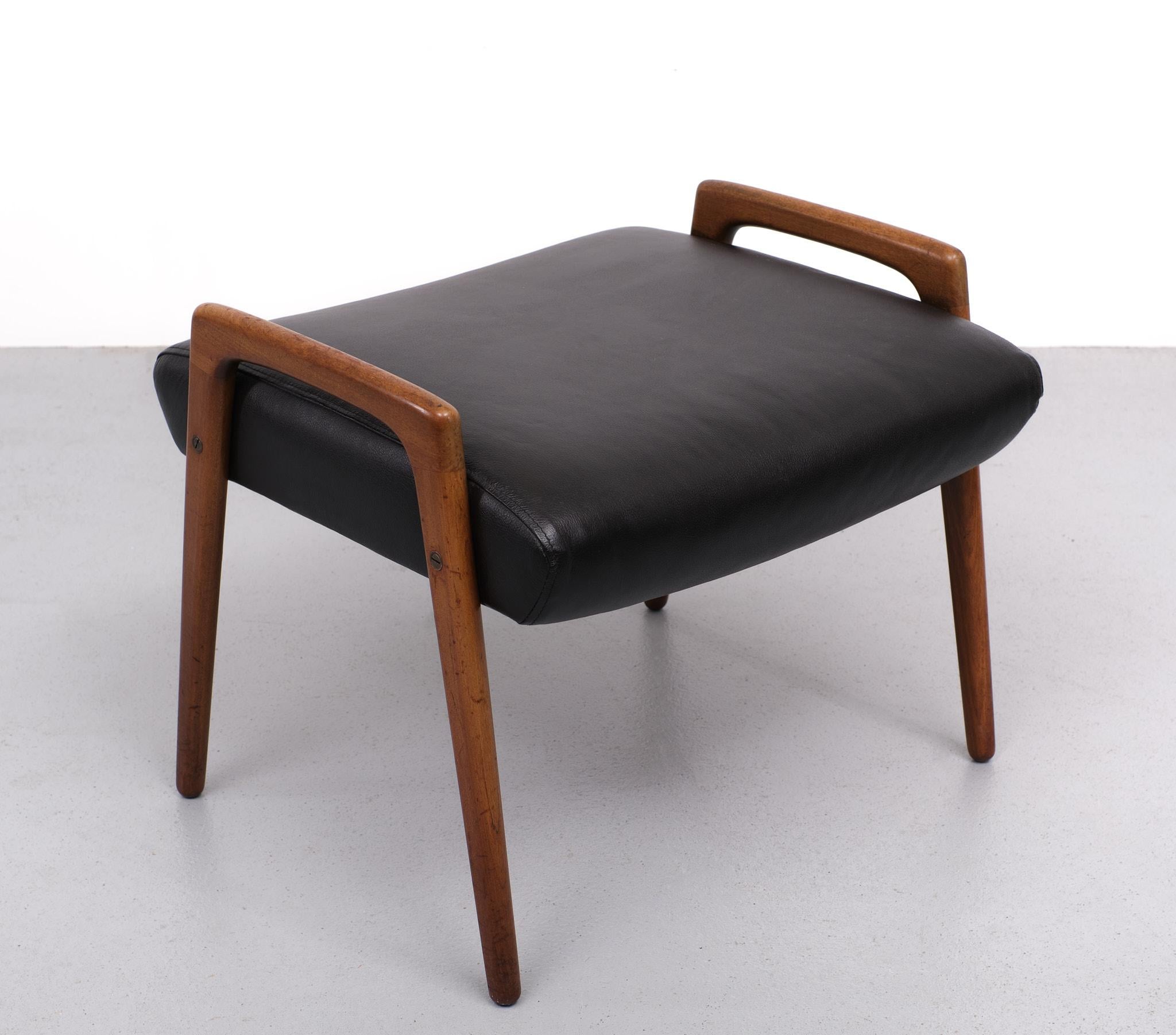 Vintage Teak foot stool, Scandinavian, 1960s In Good Condition In Den Haag, NL
