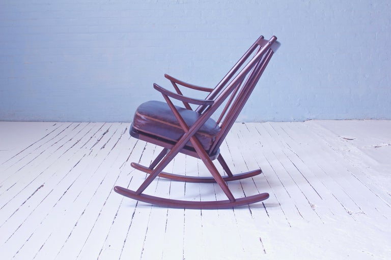 Vintage Teak Frank Reenskaug Spindle Back Rocking Chair Model 182. Denmark, 1958 In Good Condition For Sale In Brooklyn, NY