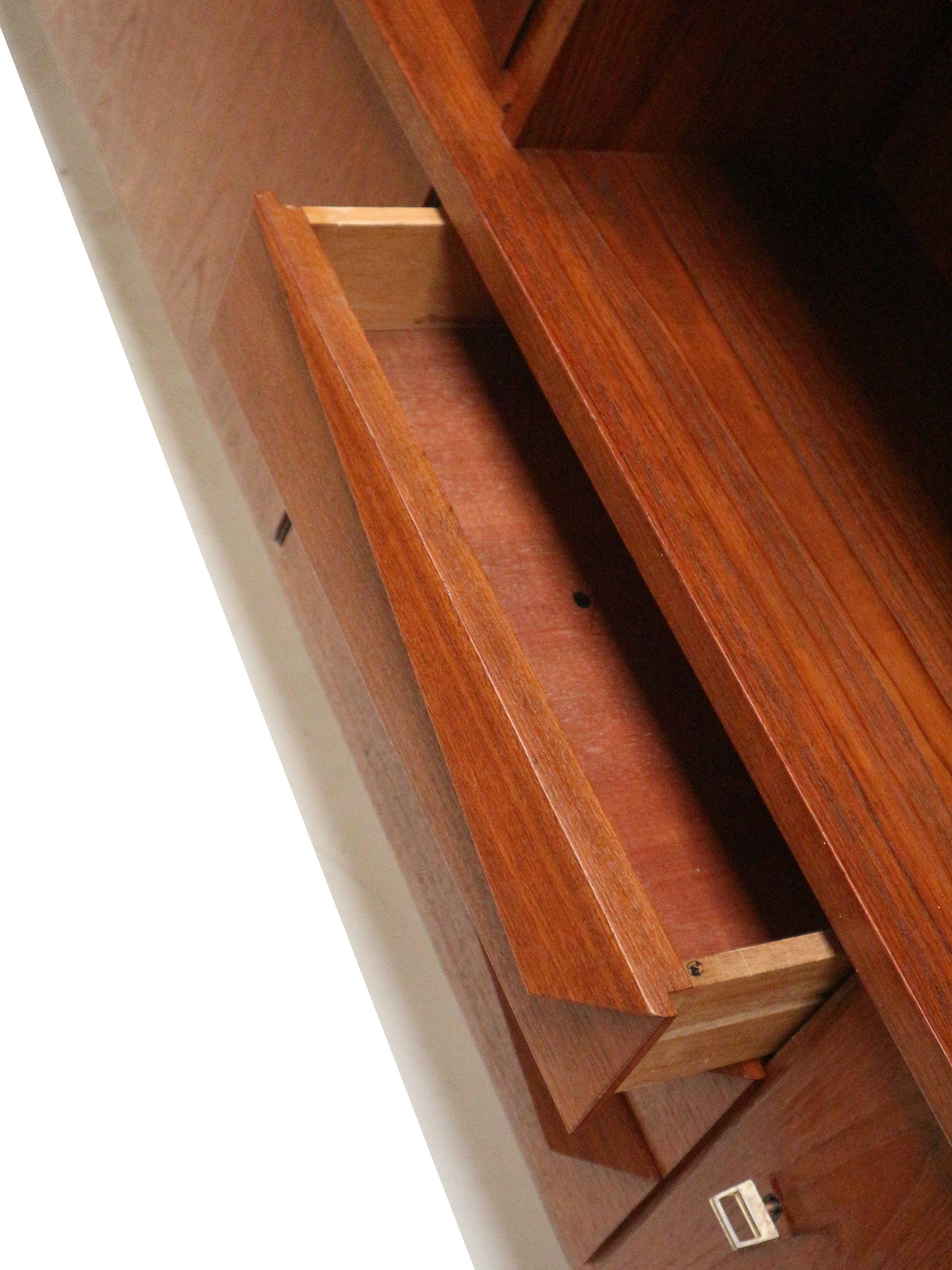 Vintage teak highboard/wall unit/sideboard from the 1960s For Sale 3