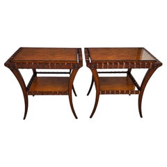 Vintage Teak Klismos Beistelltische mit Glas Paar
