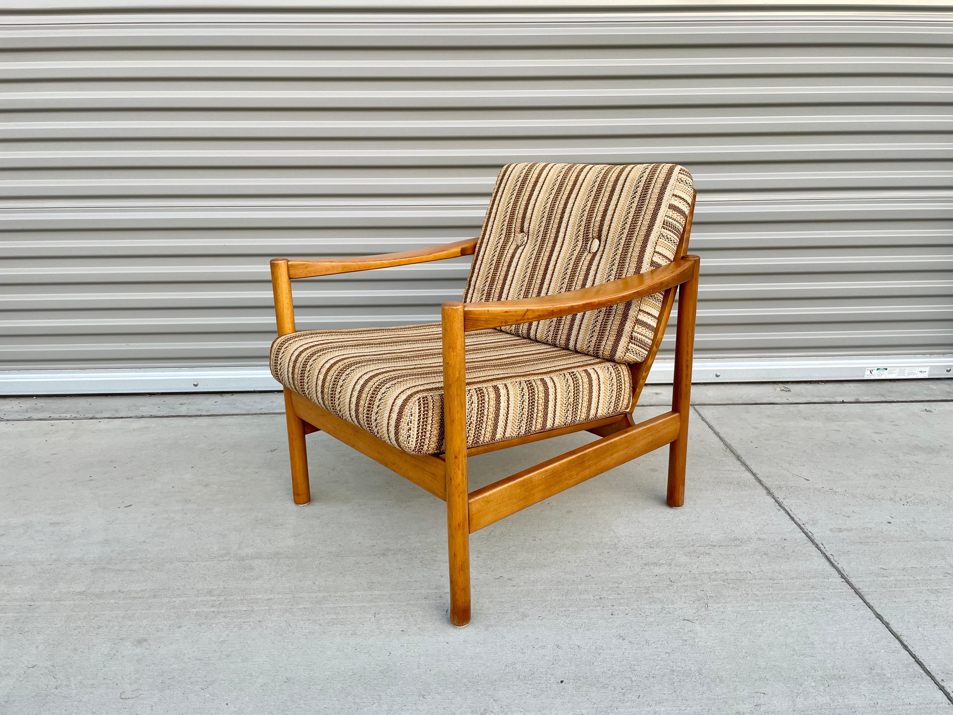Mid-Century Modern Vintage Teak Lounge Chair For Sale