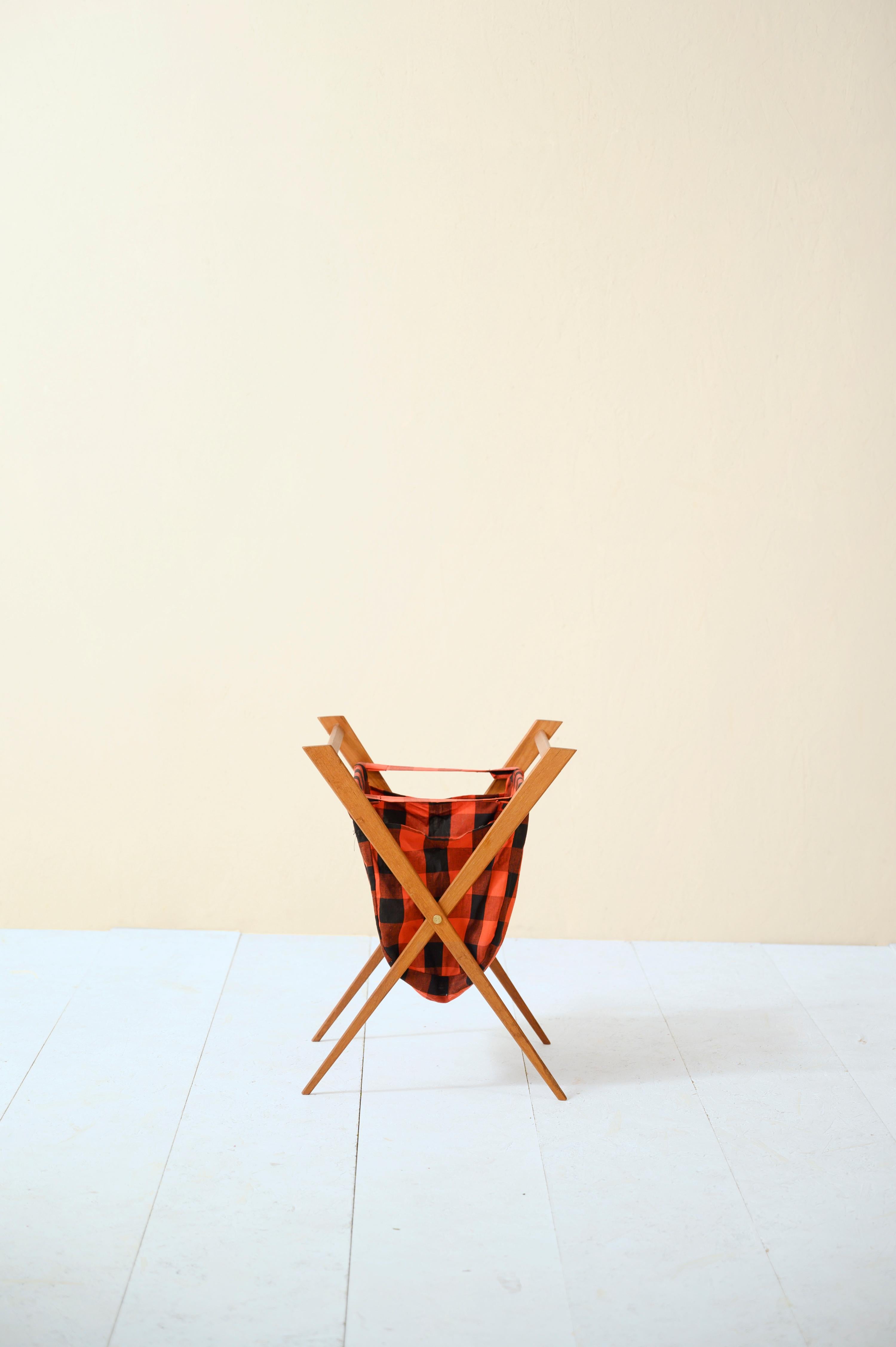 Vintage Teak Magazine Rack from the 1950s For Sale 1