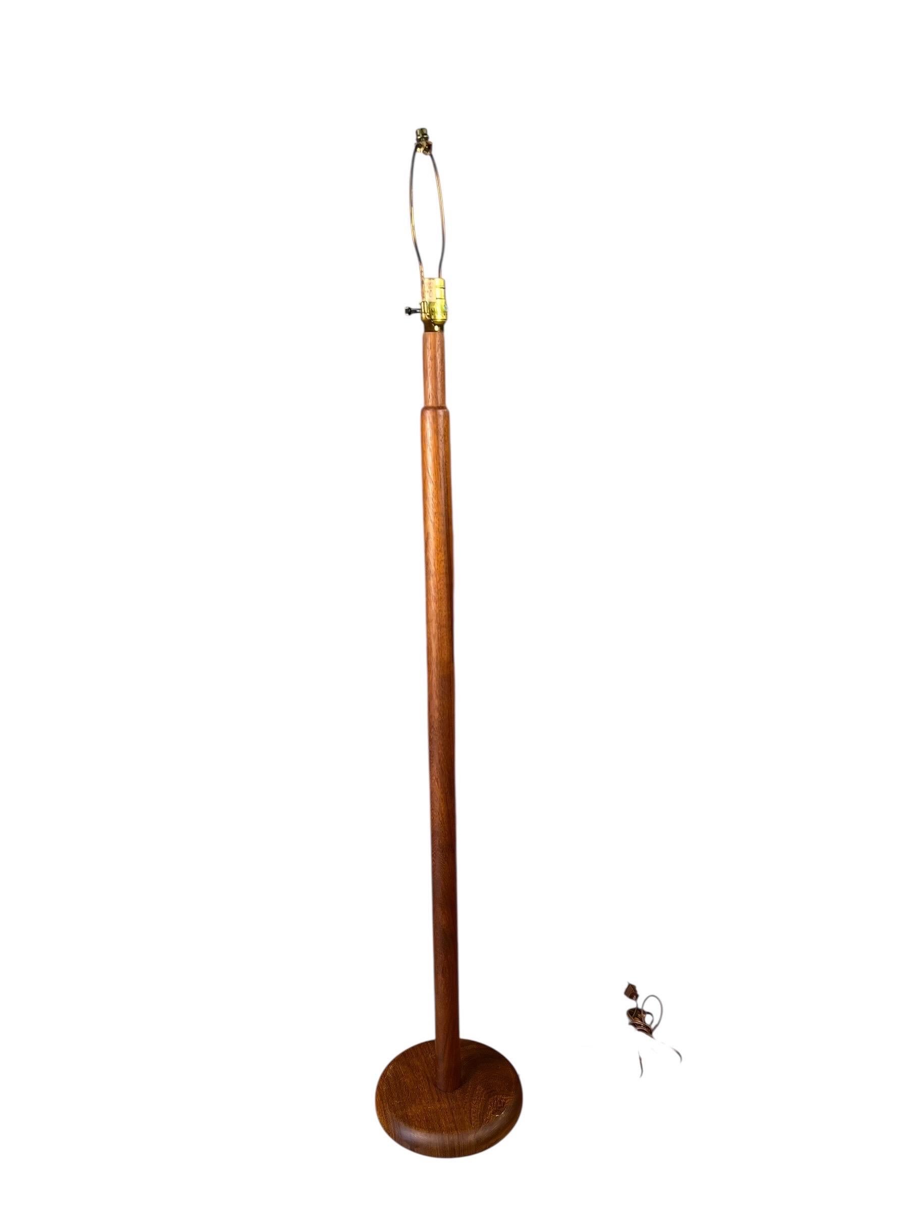 For sale is this very nice Vintage Teak Martz Floor Lamp for Marshall Studios