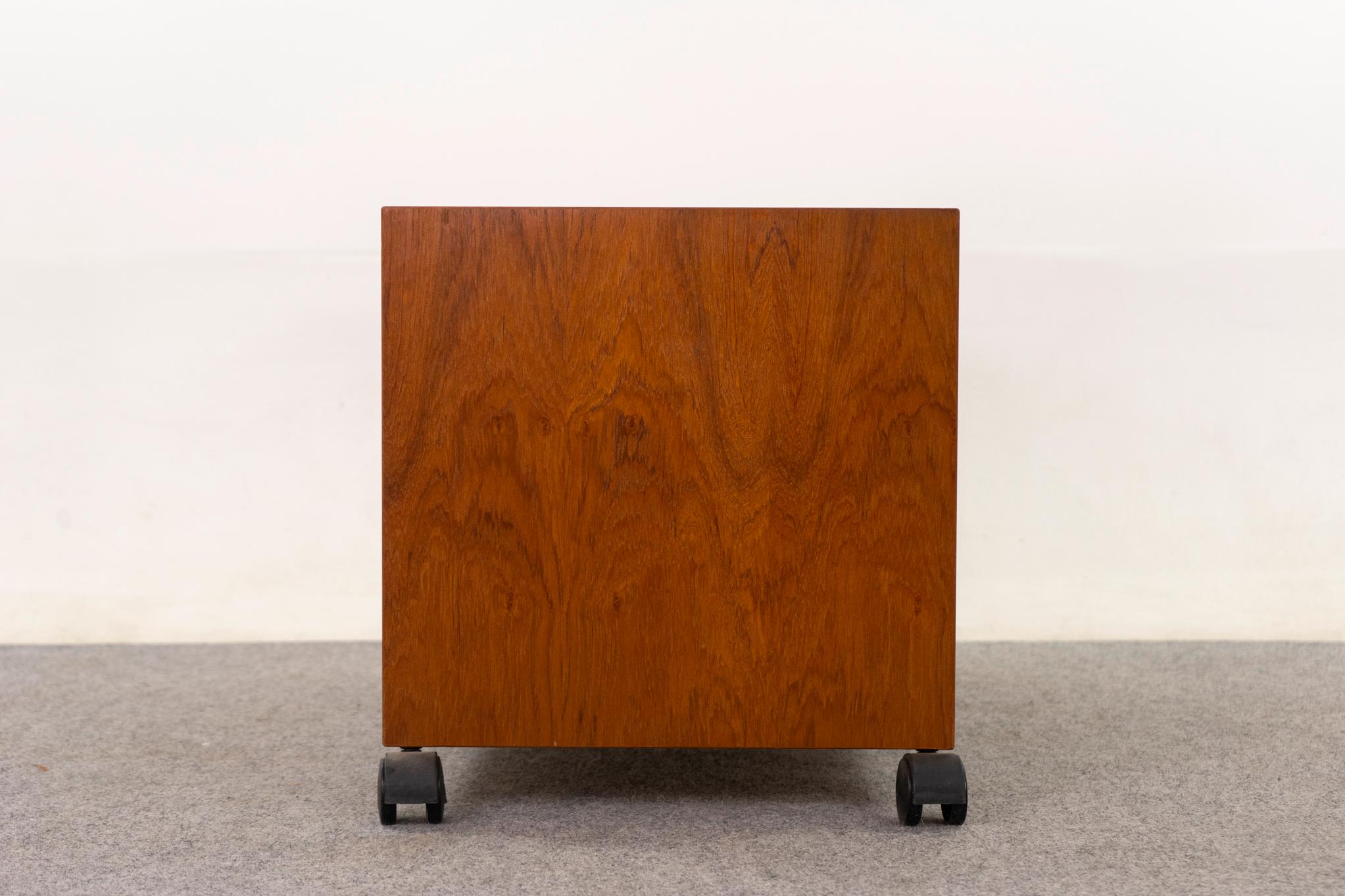 Meuble multimédia vintage en teck 3