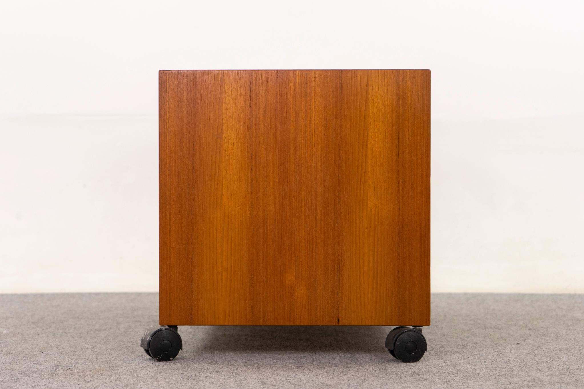 Meuble multimédia vintage en teck 1
