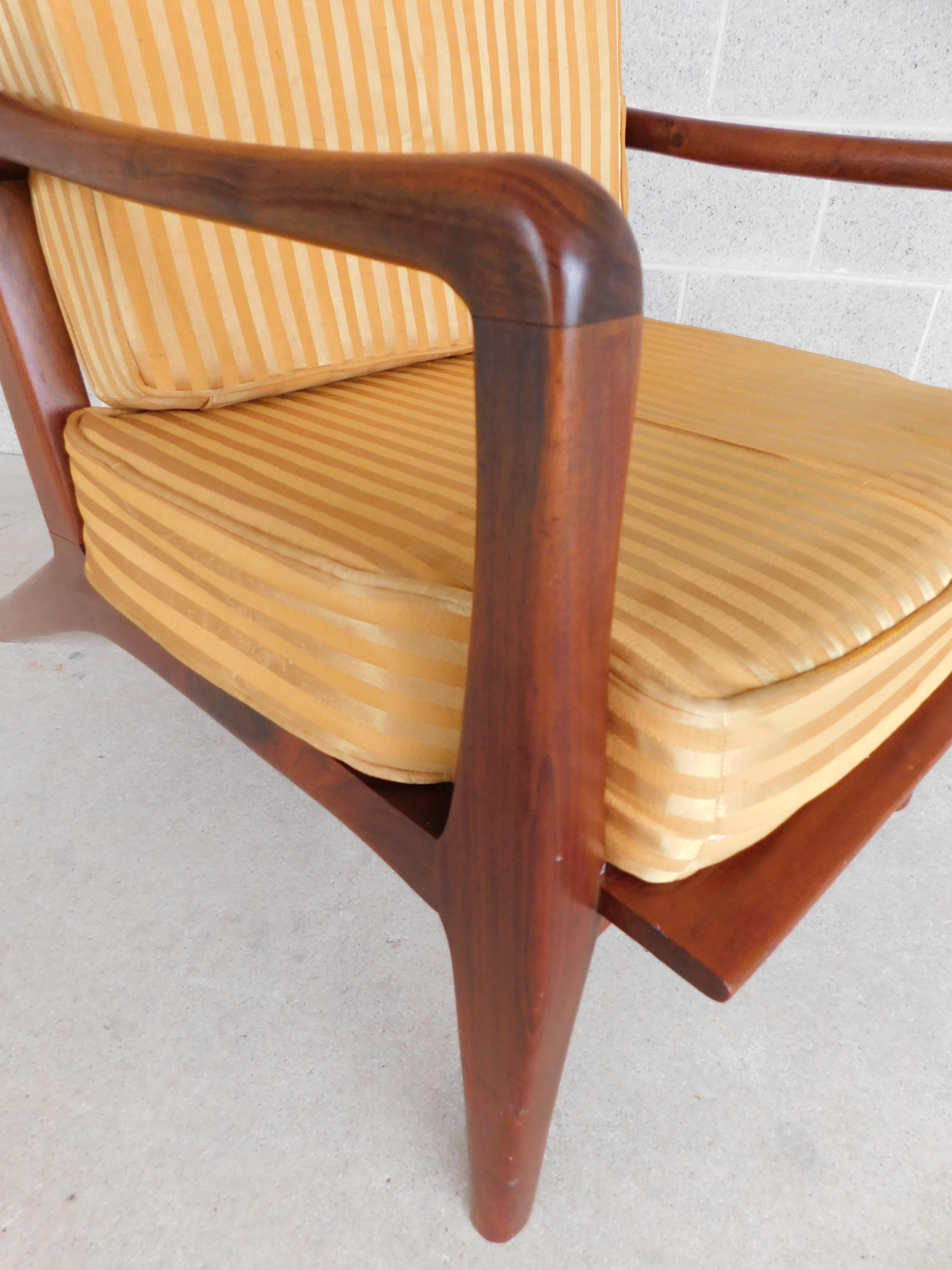Vintage Teak Midcentury Lounge Chair Attributed to Hans Wegner For Sale 3