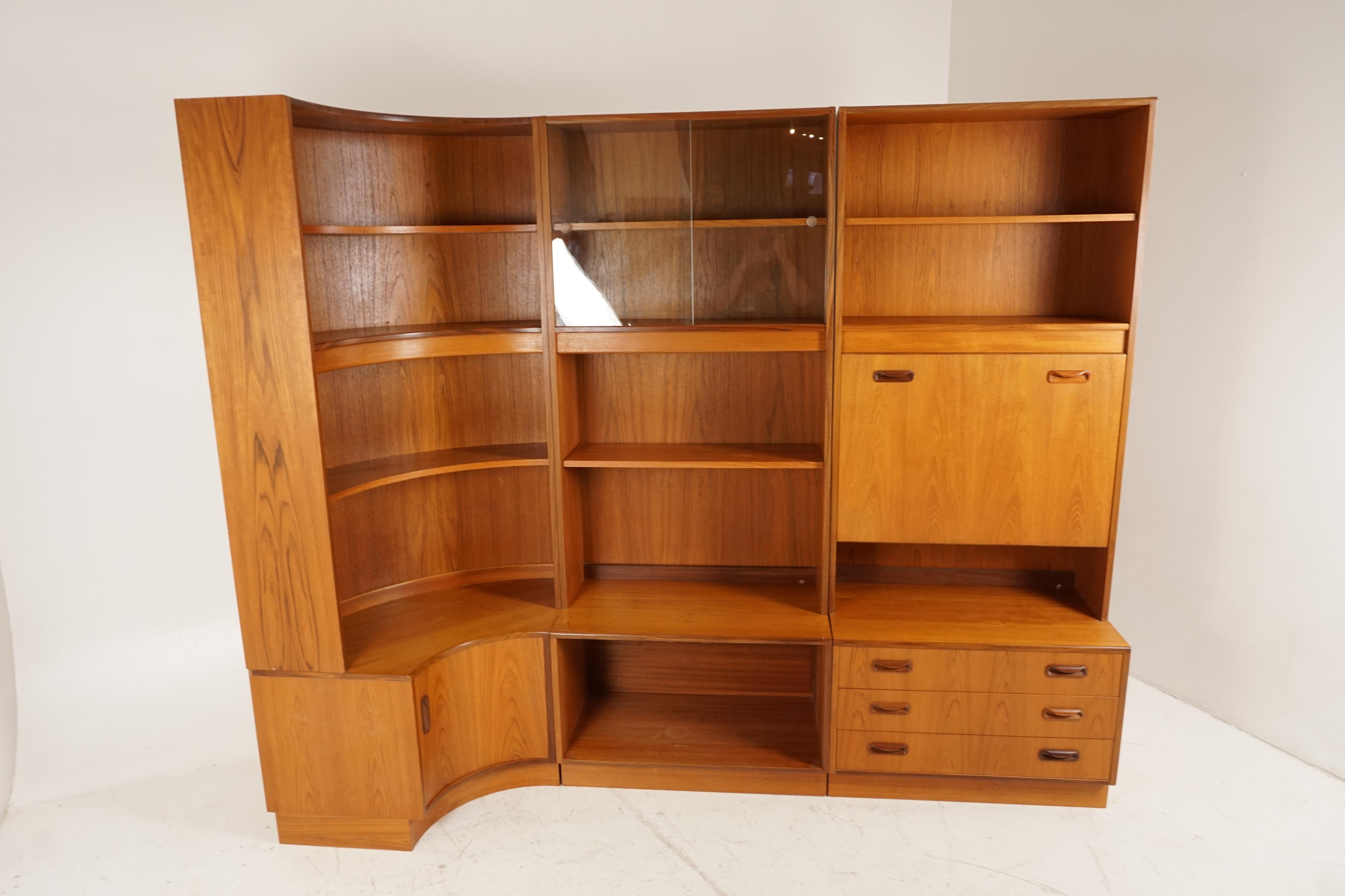 Vintage Teak Modular 6-Piece Bookcase, Bar, Hutch, G-Plan, 1977 In Good Condition In Vancouver, BC