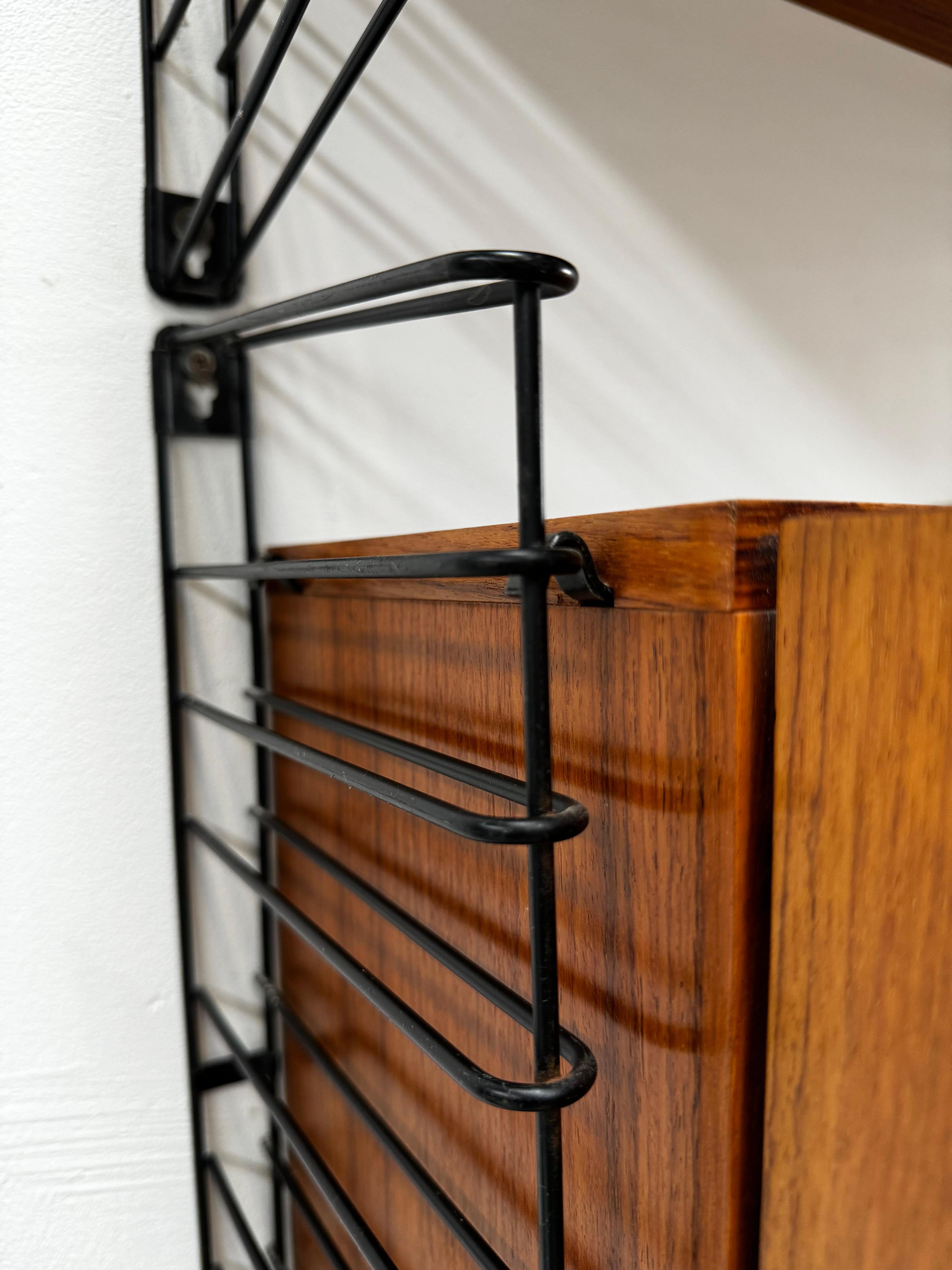 Metà XX secolo Parete modulare in teak vintage di Tomado per Musterring, anni '60. in vendita