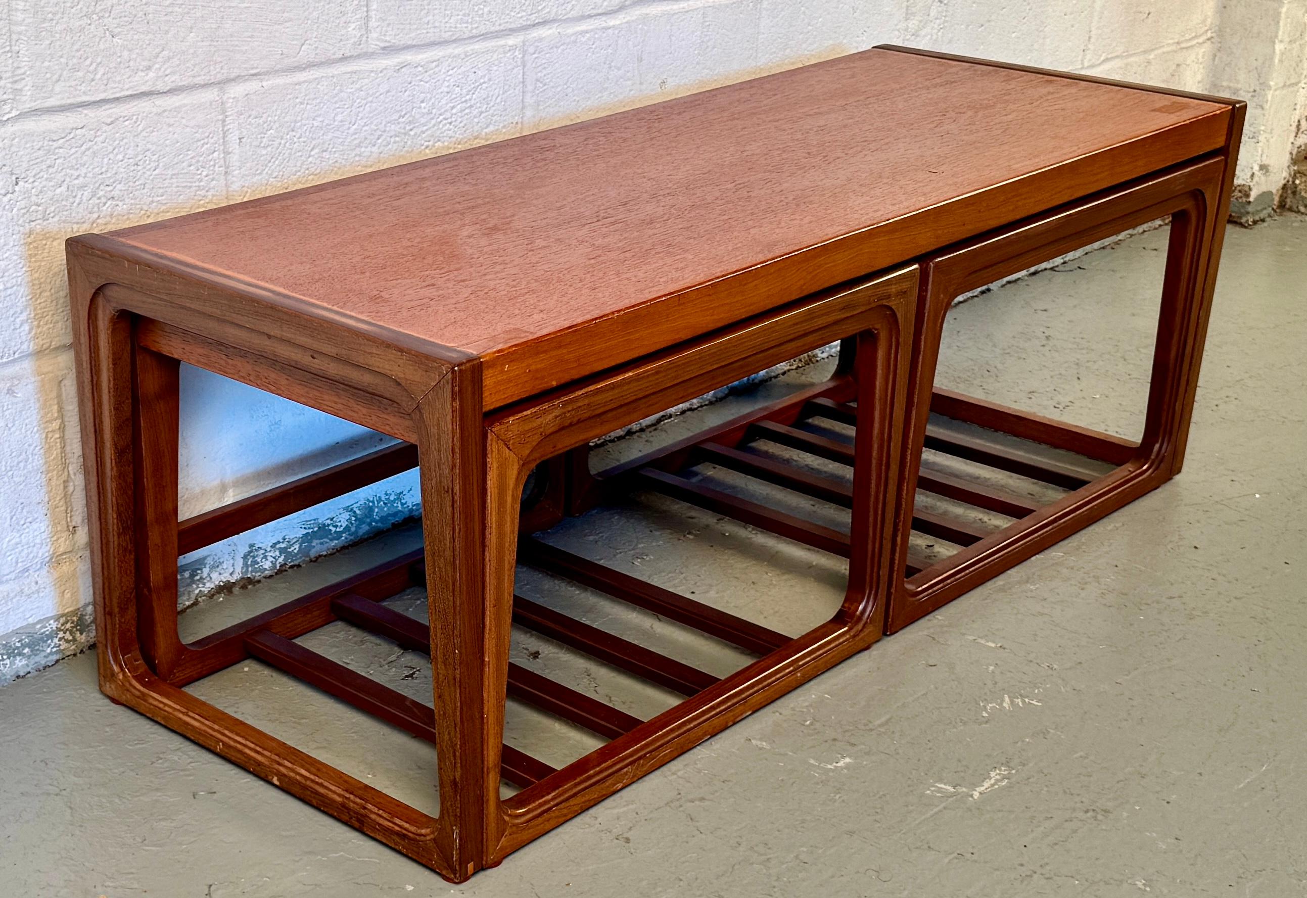 Vintage Teak Nesting Coffee Table In Good Condition For Sale In Brooklyn, NY