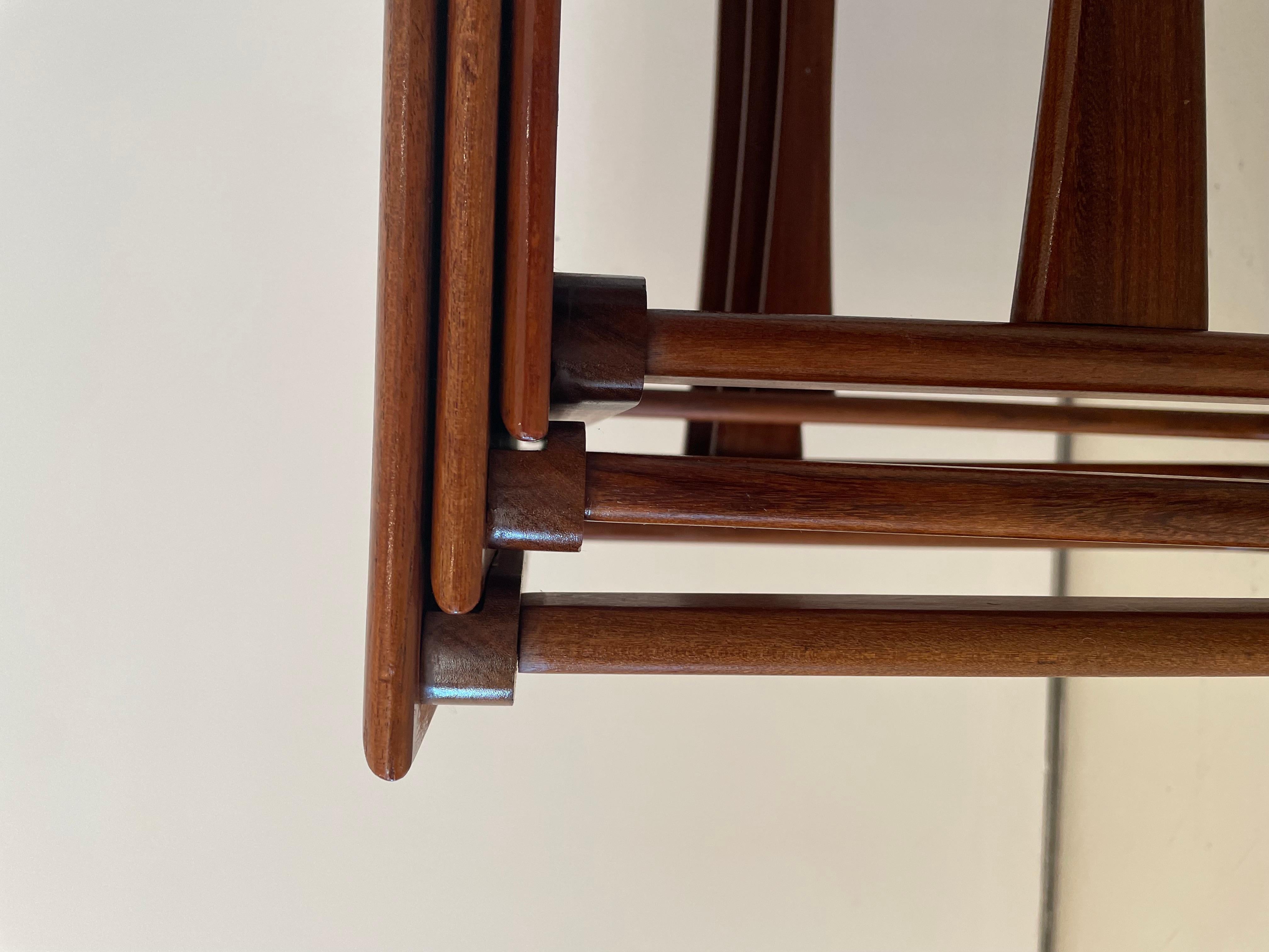 Tables d'extrémité gigognes vintage en teck, lot de 3 en vente 1