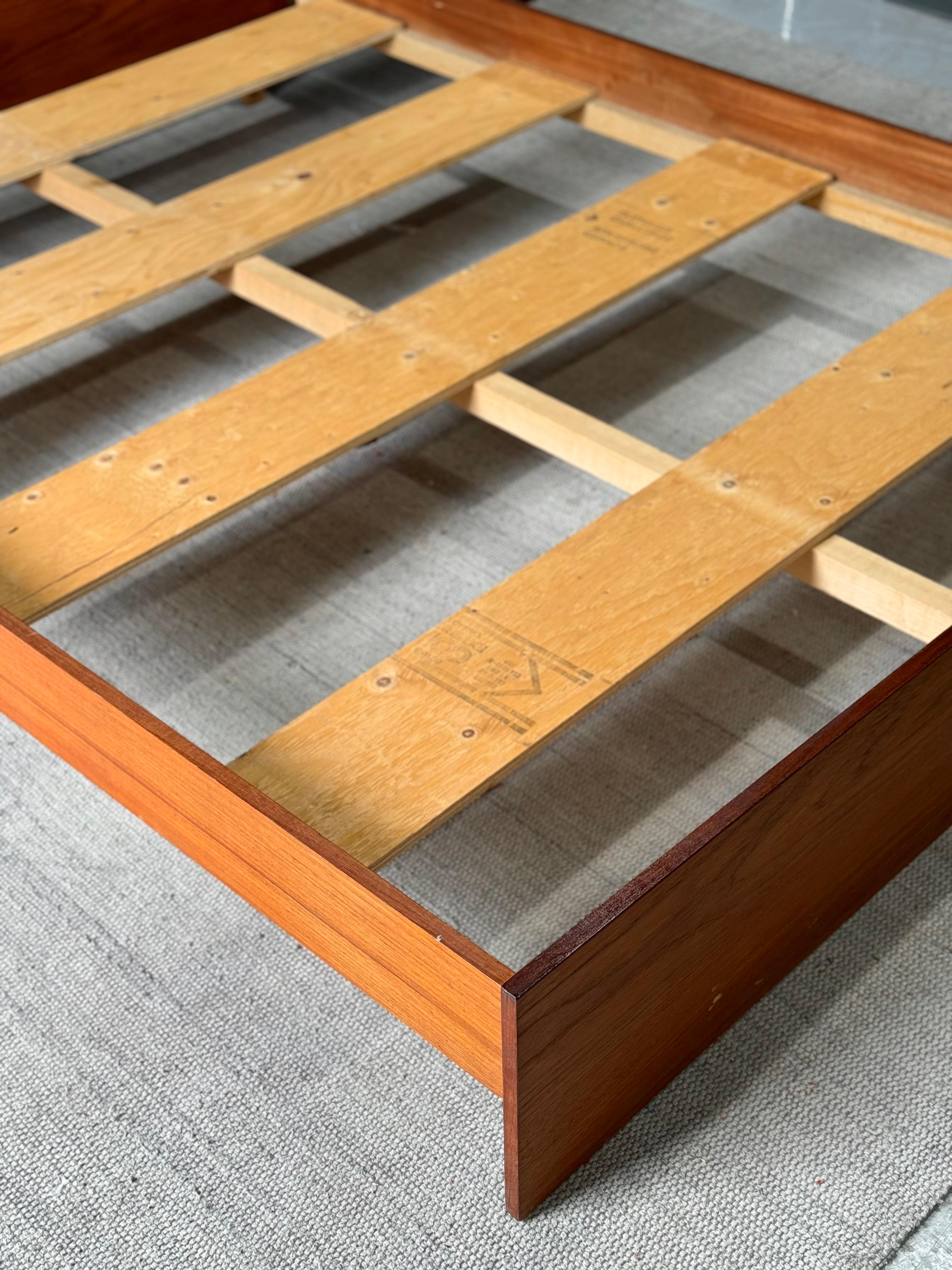 Vintage Teak Queen Bed Frame For Sale 2