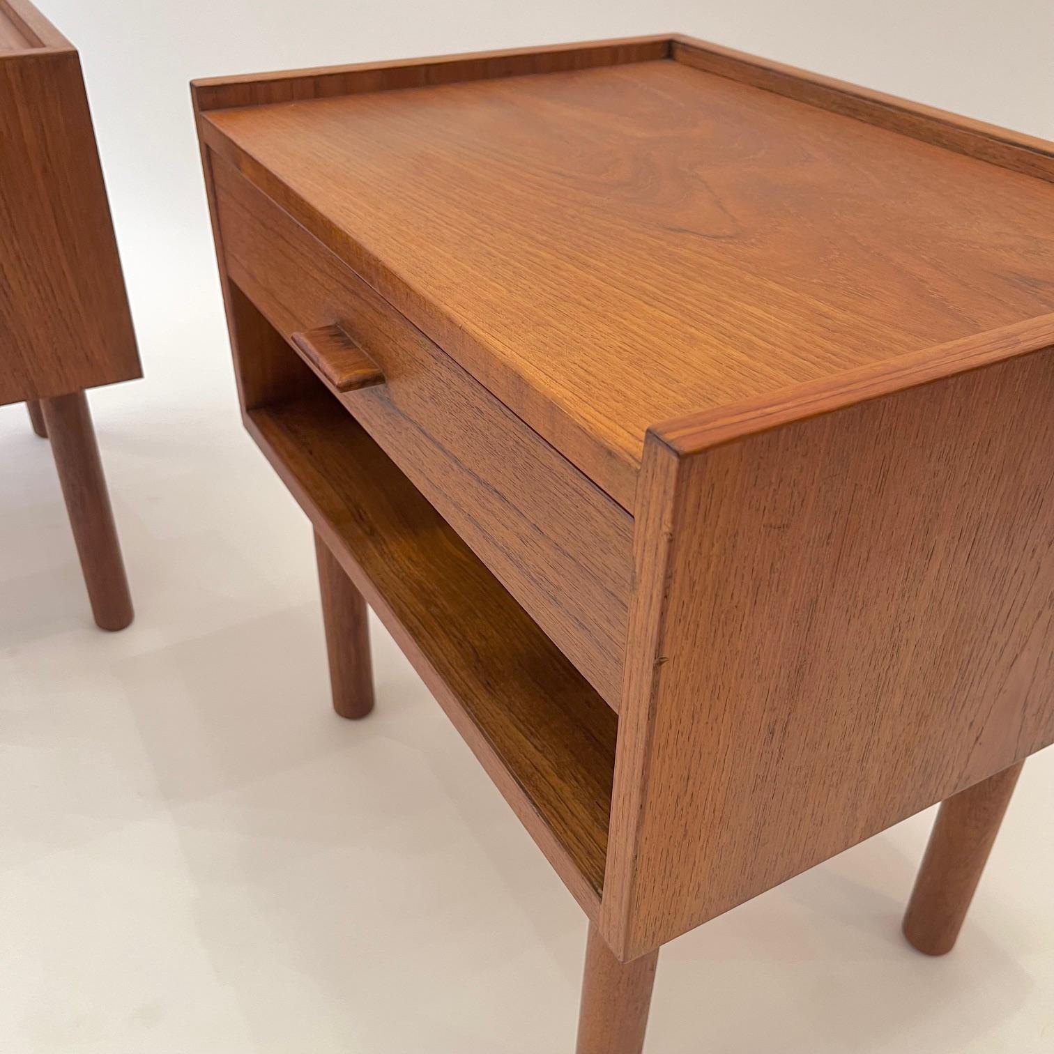 Paire de tables de chevet en teck RY430 par Hans J. Wegner, Danemark vers les années 1960 en vente 2