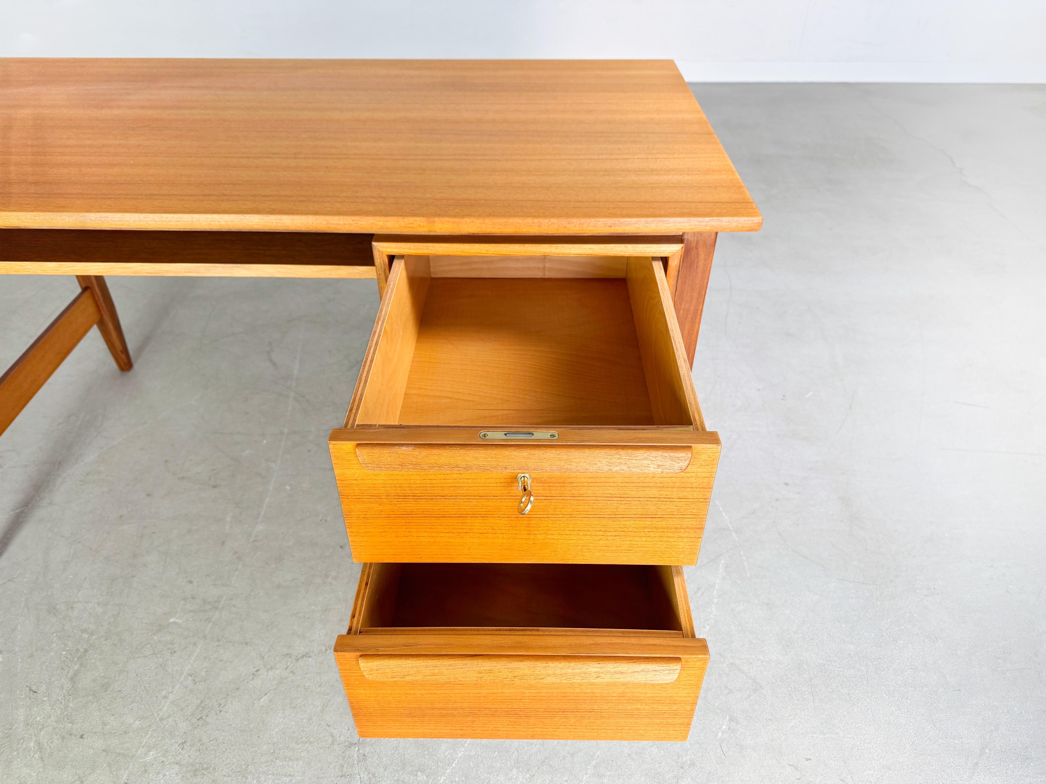 Schreibtisch d'epoca in teak WK Möbel Midcentury danish design 1960 in vendita 4