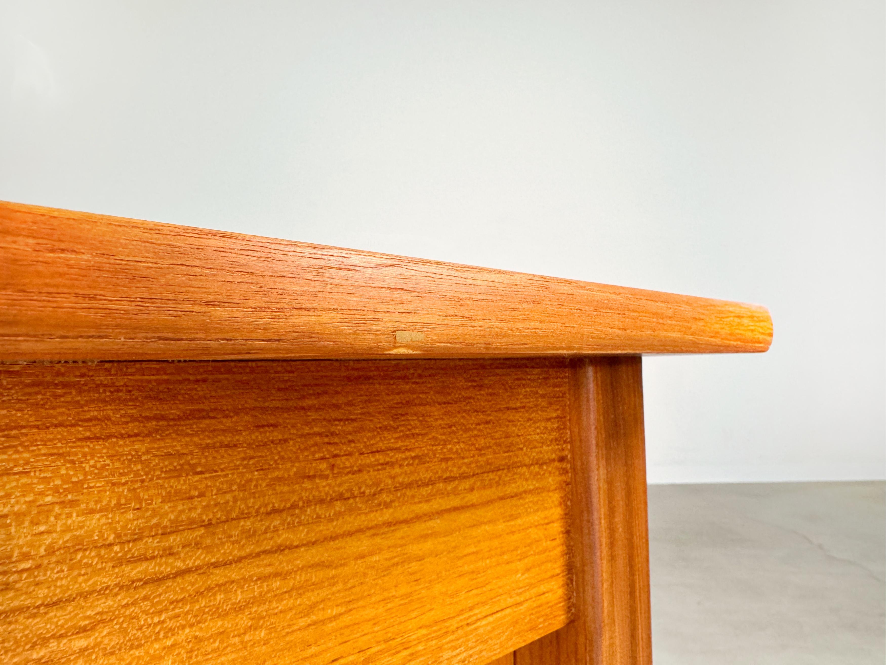 Mid-Century moderno Schreibtisch d'epoca in teak WK Möbel Midcentury danish design 1960 in vendita