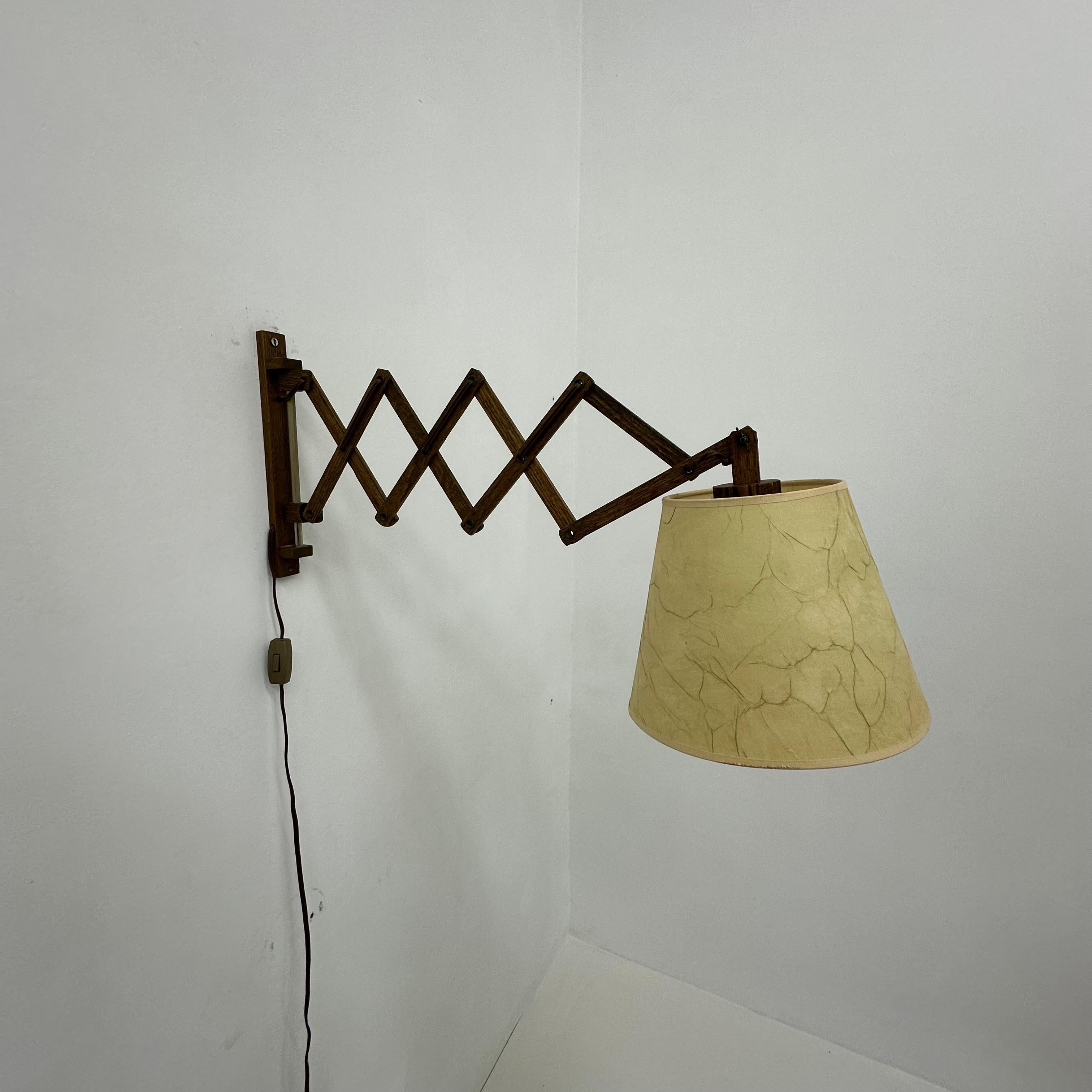 Lampe murale à ciseaux en teck vintage, années 1960 en vente 5