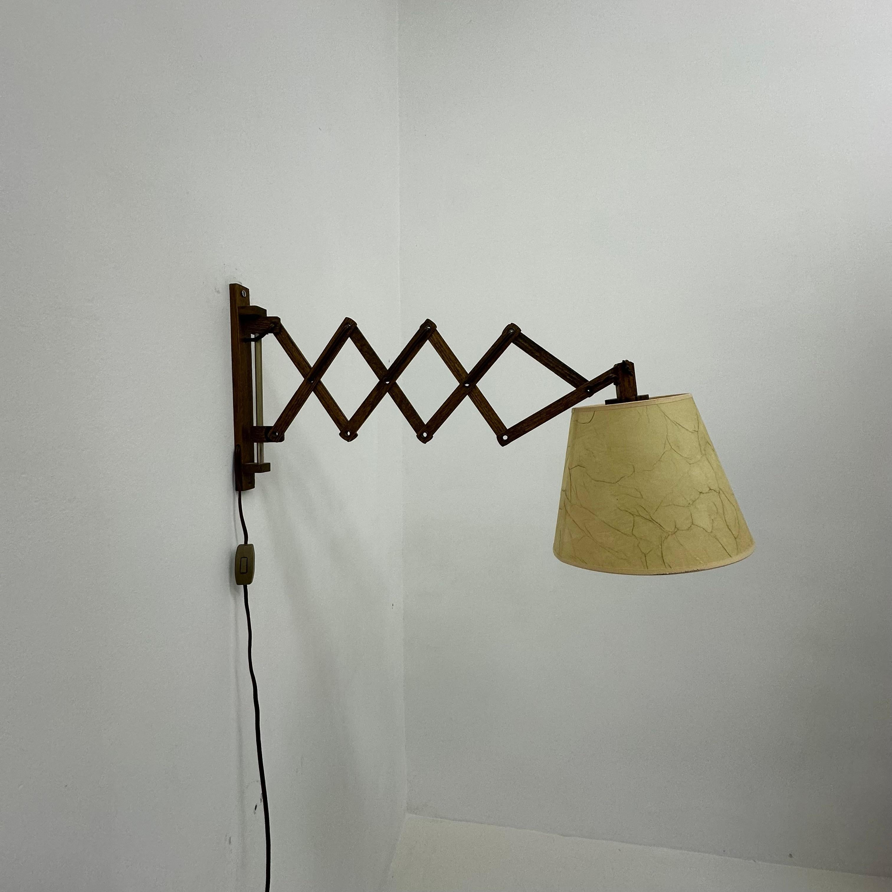 Lampe murale à ciseaux en teck vintage, années 1960 en vente 7