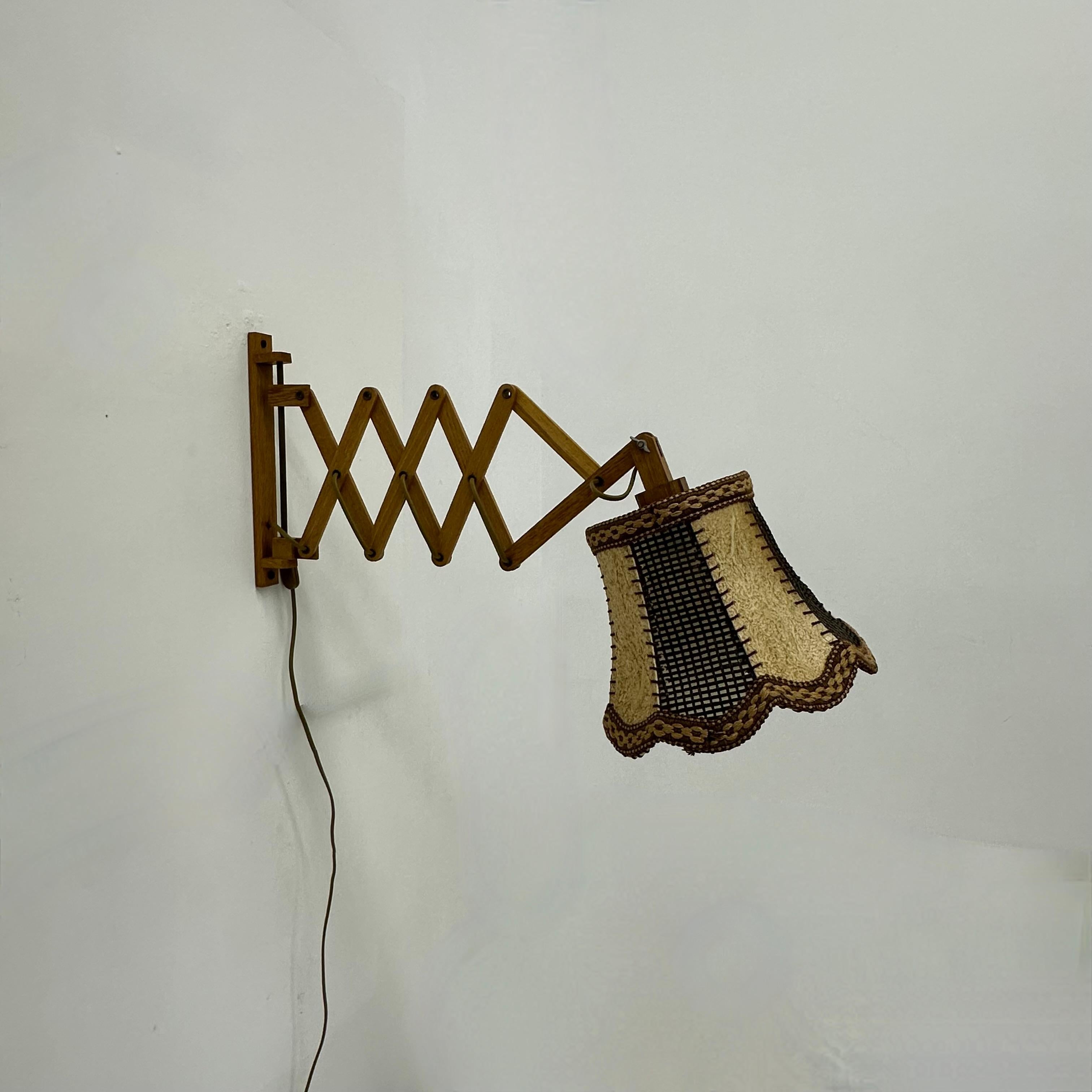 Lampe murale à ciseaux en teck vintage, années 1960 en vente 9