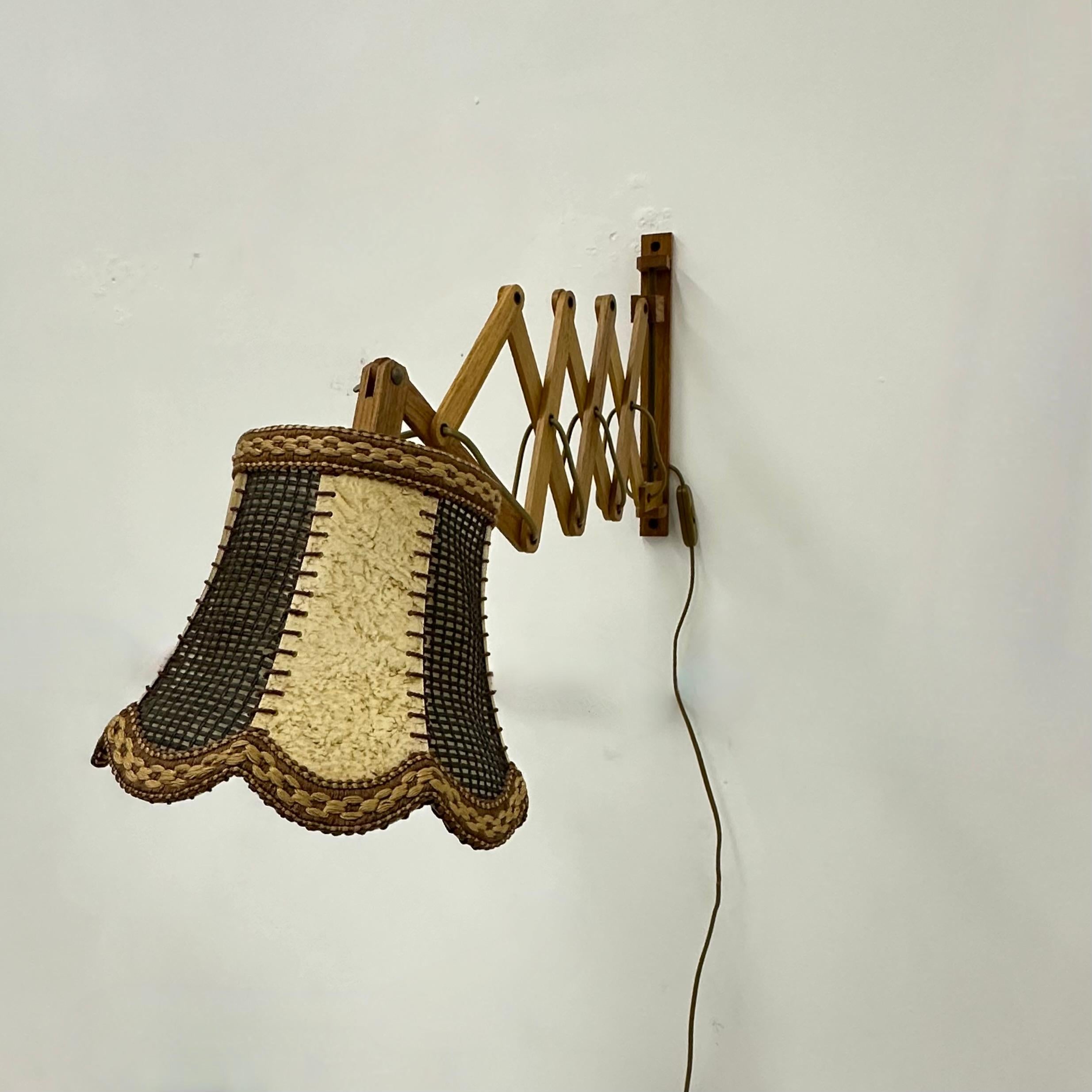 Lampe murale à ciseaux en teck vintage, années 1960 en vente 13